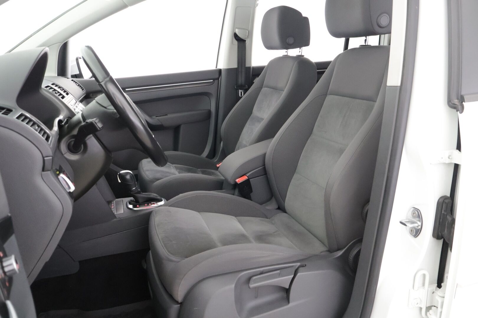 Volkswagen Touran 2014 Highline 1,4 TSI 103 kW (140 hv) DSG-automaatti - ** Bluetooth / Vakkari / Kangas-Alcantara / Juuri katsastettu ja huollettu **