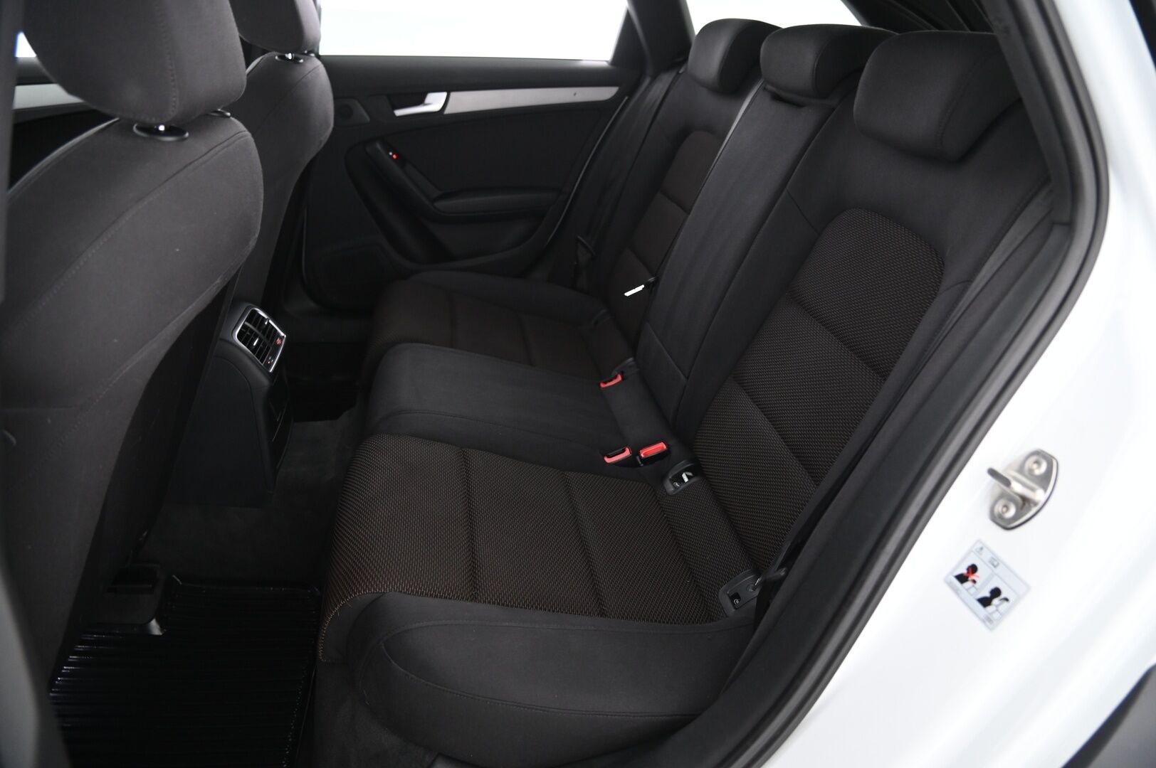 Audi A4 allroad quattro 2014 Land of quattro Edition 2,0 TDI 130 kW quattro - Vakkari | Lohko | Vetokoukku | Suomi-auto | Tutkat | Viimeisin huolto 265tkm 7/2026. Jakohihna vaihdettu 178tkm 6/2023 | Siisti