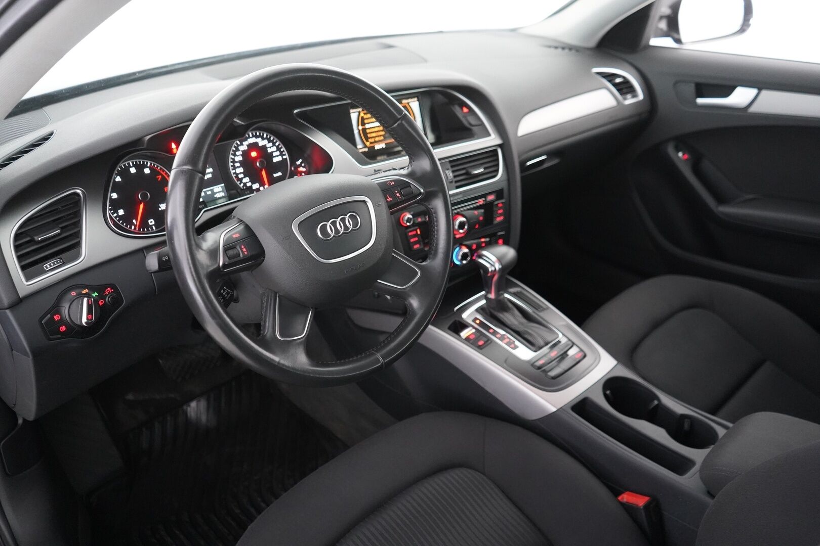 Audi A4 2014 Avant Business 1,8 TFSI 125 kW multitronic - Vakkari | Xenon | Tutkat | Suomi-auto | Hyvä huoltohistoria | Viimeisin huolto 141tkm