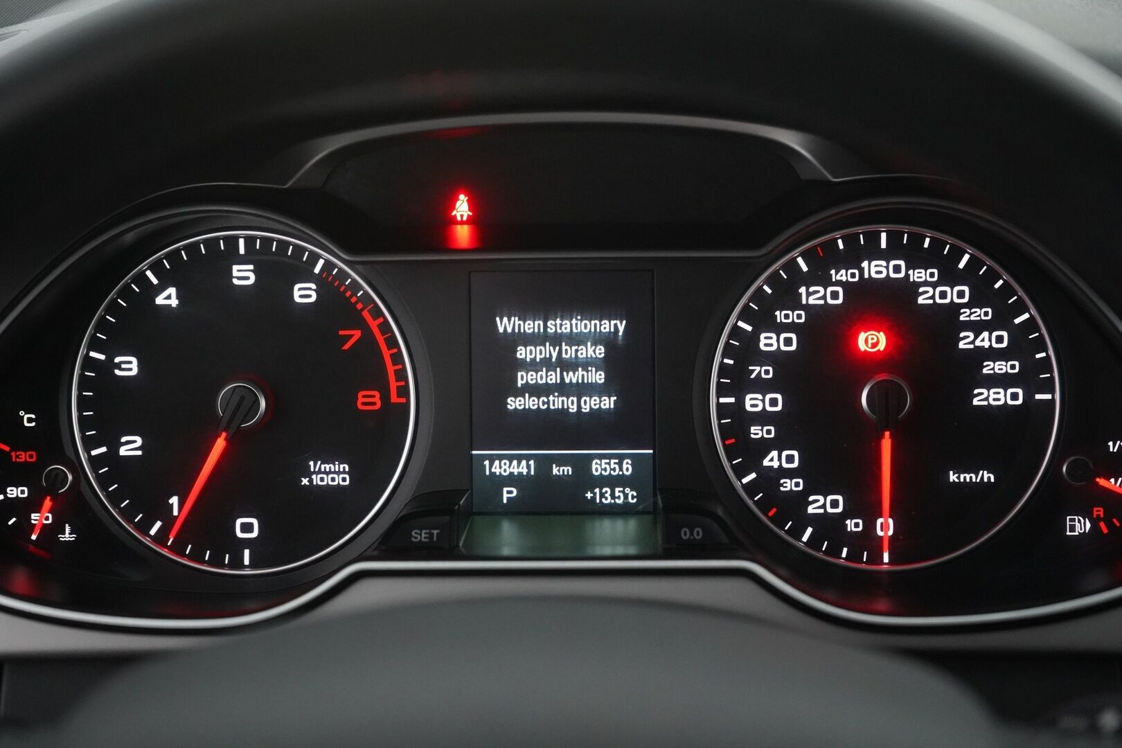 Audi A4 2014 Avant Business 1,8 TFSI 125 kW multitronic - Vakkari | Xenon | Tutkat | Suomi-auto | Hyvä huoltohistoria | Viimeisin huolto 141tkm