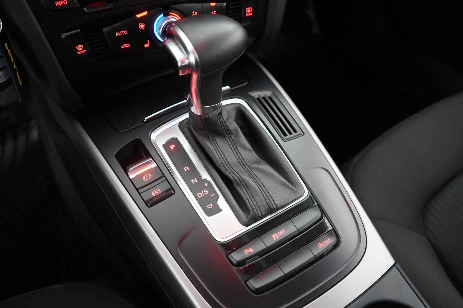 Audi A4 2014 Avant Business 1,8 TFSI 125 kW multitronic - Vakkari | Xenon | Tutkat | Suomi-auto | Hyvä huoltohistoria | Viimeisin huolto 141tkm