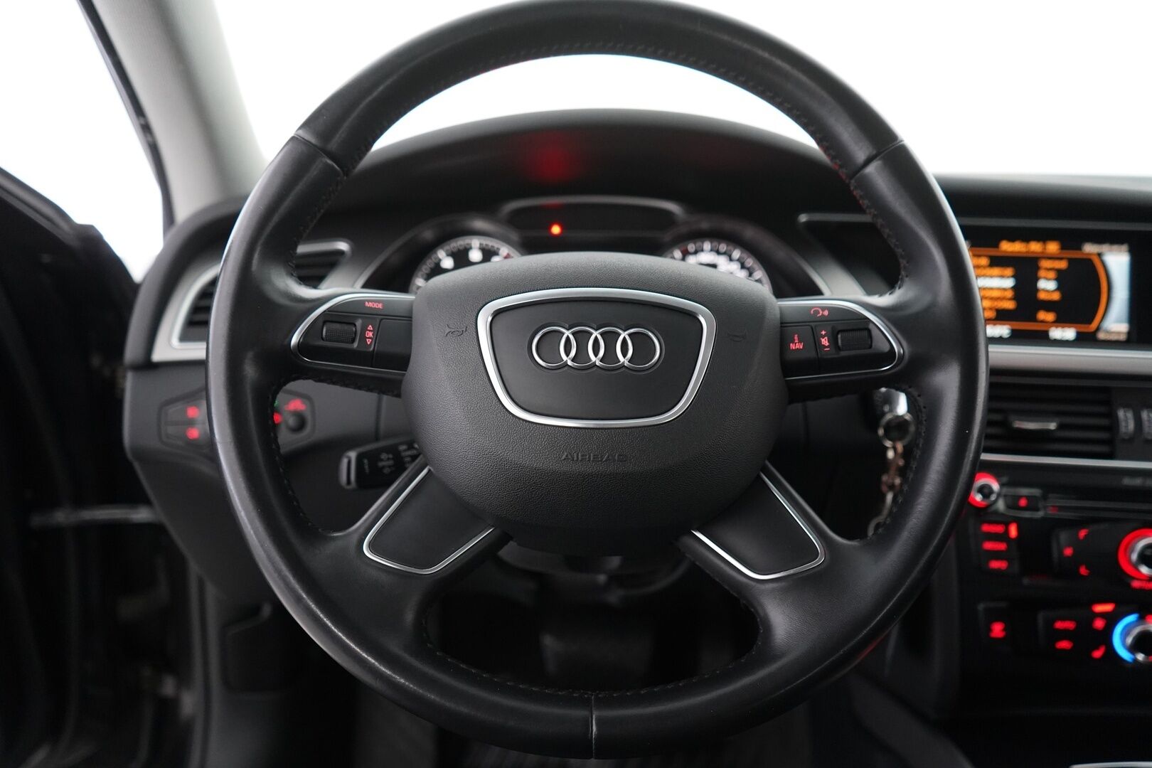 Audi A4 2014 Avant Business 1,8 TFSI 125 kW multitronic - Vakkari | Xenon | Tutkat | Suomi-auto | Hyvä huoltohistoria | Viimeisin huolto 141tkm