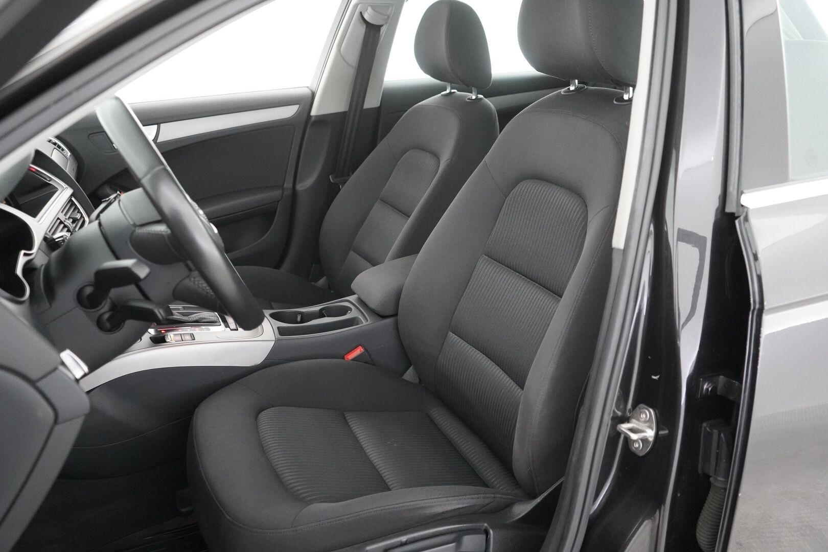 Audi A4 2014 Avant Business 1,8 TFSI 125 kW multitronic - Vakkari | Xenon | Tutkat | Suomi-auto | Hyvä huoltohistoria | Viimeisin huolto 141tkm