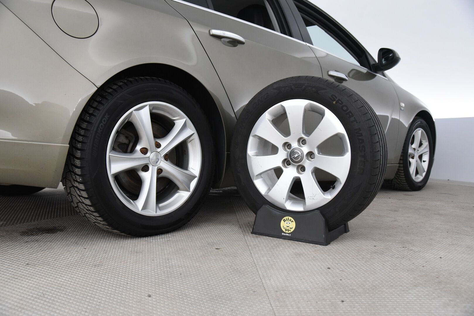 Opel Insignia 2014 4-ov Sport 1,6 Turbo 125kW AT6 * OPC-line / Webasto  / Vakkari / Muistipenkki * - Suomi-auto / Kahdet renkaat aluvantein / Tarkka huoltohistoria - HULLUT AVAJAISHULINAT KORKOTARJOUS 3,29 %