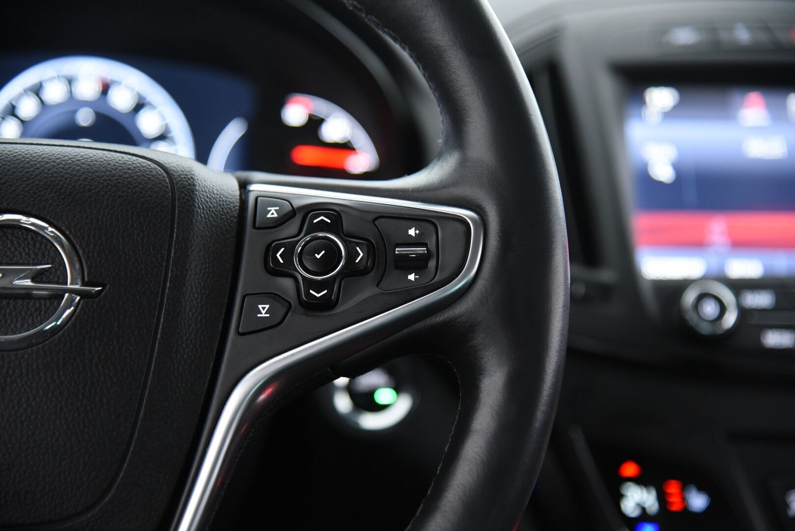 Opel Insignia 2014 4-ov Sport 1,6 Turbo 125kW AT6 * OPC-line / Webasto  / Vakkari / Muistipenkki * - Suomi-auto / Kahdet renkaat aluvantein / Tarkka huoltohistoria - HULLUT AVAJAISHULINAT KORKOTARJOUS 3,29 %