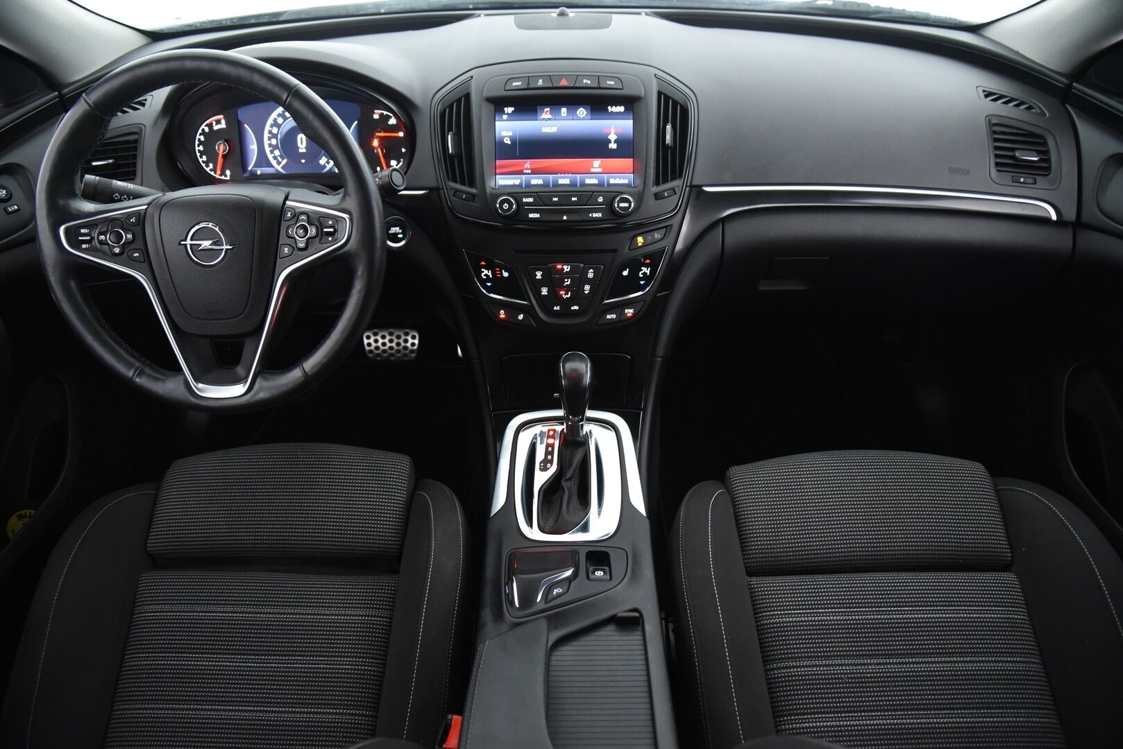 Opel Insignia 2014 4-ov Sport 1,6 Turbo 125kW AT6 * OPC-line / Webasto  / Vakkari / Muistipenkki * - Suomi-auto / Kahdet renkaat aluvantein / Tarkka huoltohistoria - HULLUT AVAJAISHULINAT KORKOTARJOUS 3,29 %