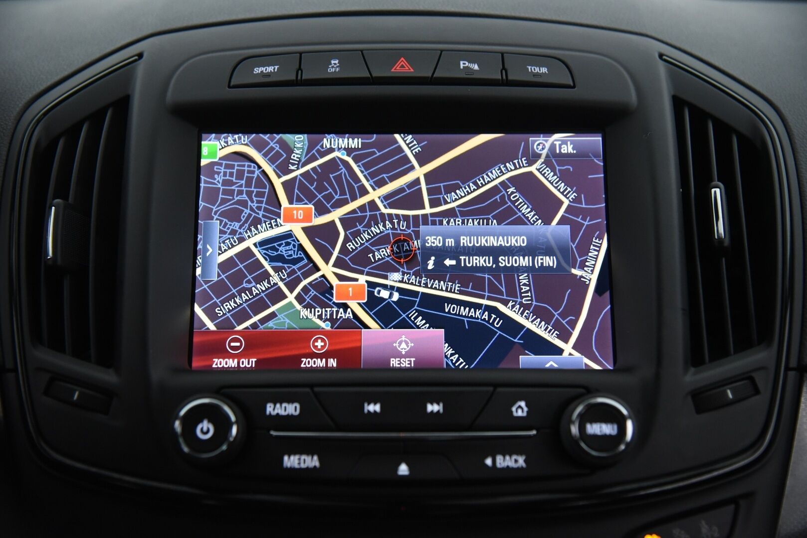 Opel Insignia 2014 4-ov Sport 1,6 Turbo 125kW AT6 * OPC-line / Webasto  / Vakkari / Muistipenkki * - Suomi-auto / Kahdet renkaat aluvantein / Tarkka huoltohistoria - HULLUT AVAJAISHULINAT KORKOTARJOUS 3,29 %