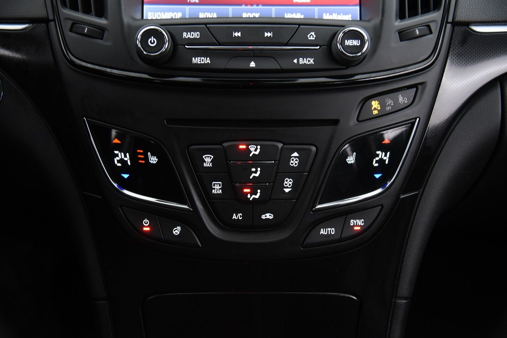 Opel Insignia 2014 4-ov Sport 1,6 Turbo 125kW AT6 * OPC-line / Webasto  / Vakkari / Muistipenkki * - Suomi-auto / Kahdet renkaat aluvantein / Tarkka huoltohistoria - HULLUT AVAJAISHULINAT KORKOTARJOUS 3,29 %