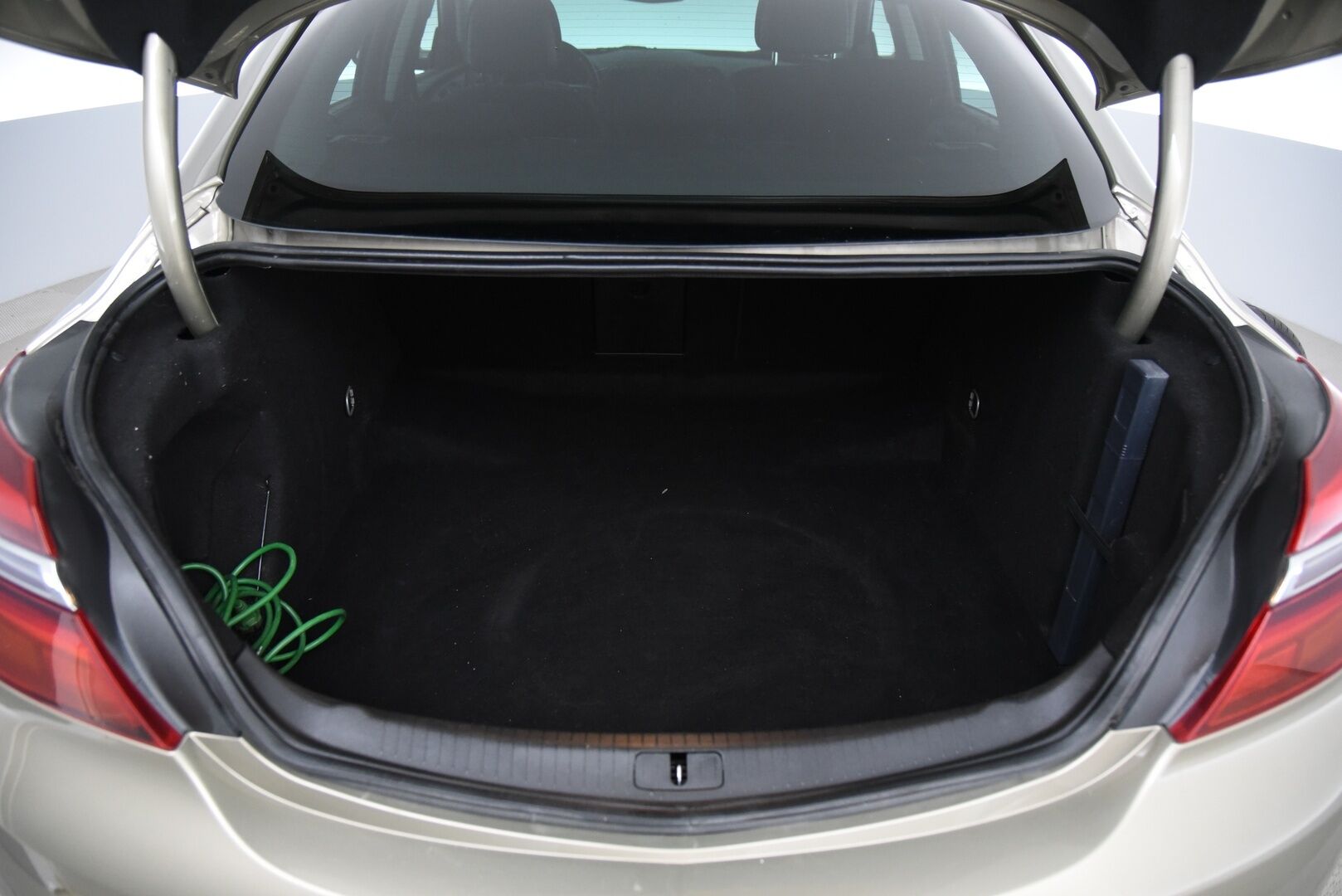 Opel Insignia 2014 4-ov Sport 1,6 Turbo 125kW AT6 * OPC-line / Webasto  / Vakkari / Muistipenkki * - Suomi-auto / Kahdet renkaat aluvantein / Tarkka huoltohistoria - HULLUT AVAJAISHULINAT KORKOTARJOUS 3,29 %