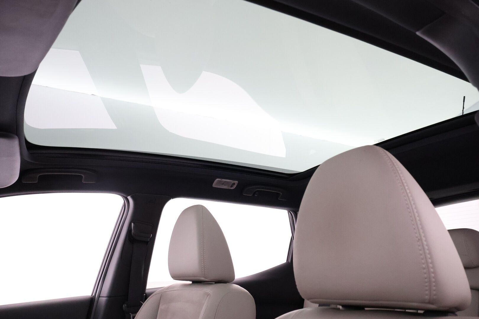 Nissan Qashqai 2014 1,6dCi Business 360 4WD 6M/T Alcantara - Suomiauto / Lasikatto / 360-Kamera / Nahka-Alcantara / Vetokoukku / BLIS / Sähköpenkki / Lämpölasi / Huippuvarusteet / Ketju vaihdettu!