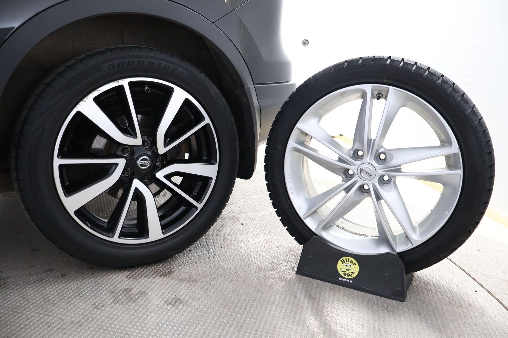 Nissan Qashqai 2014 1,6dCi Business 360 4WD 6M/T Alcantara - Suomiauto / Lasikatto / 360-Kamera / Nahka-Alcantara / Vetokoukku / BLIS / Sähköpenkki / Lämpölasi / Huippuvarusteet / Ketju vaihdettu!
