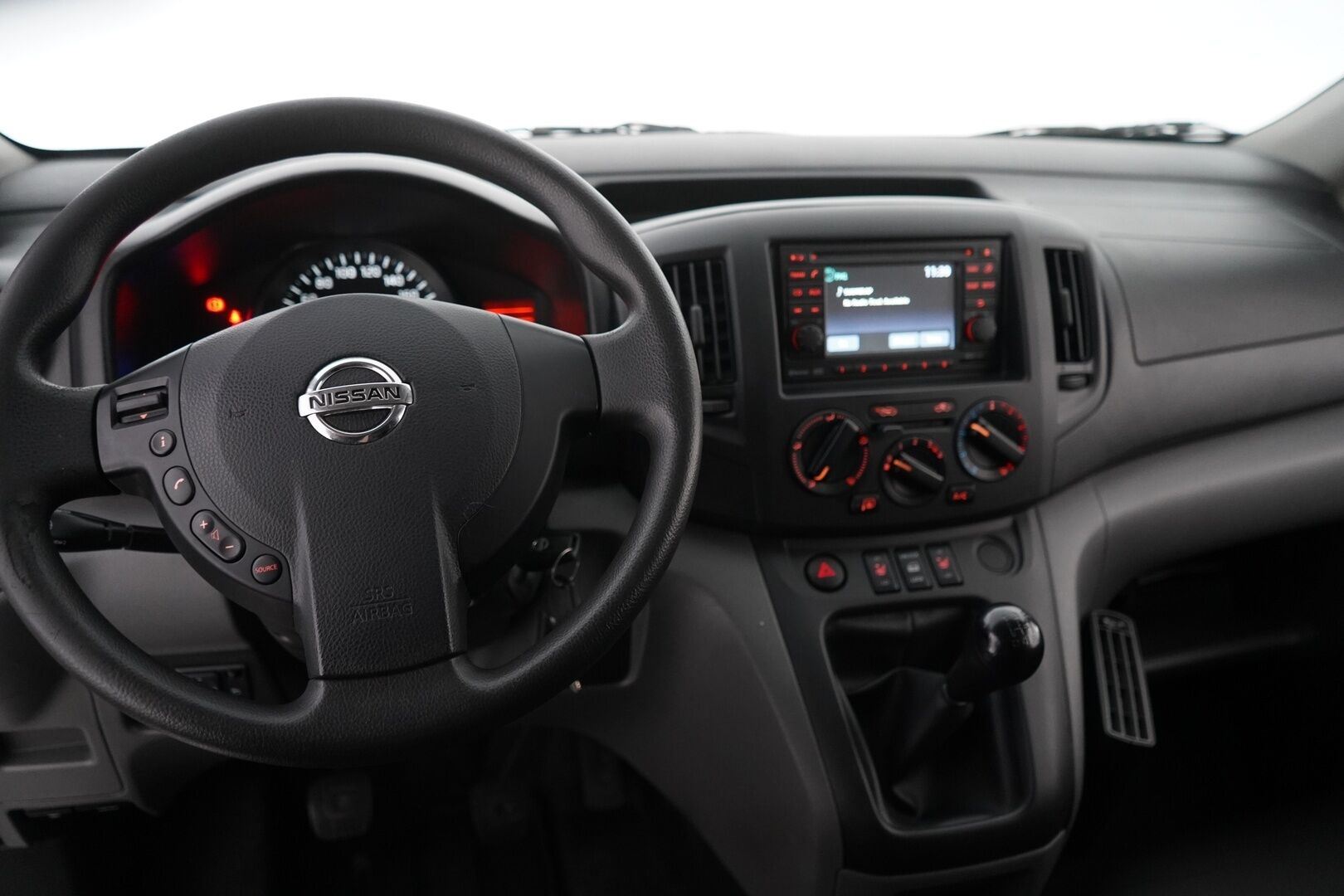 Nissan NV200 2015 Van 1,5 dCi 90 DPF 5MT Blind, SSD Blind Working Star Edition *Koukku / Lohko+sisähaara / Ilmastointi / Vakkari* - 1-omistajalta / Jakohihna juuri vaihdettu / Täydellinen huoltohistoria / Suomi-auto