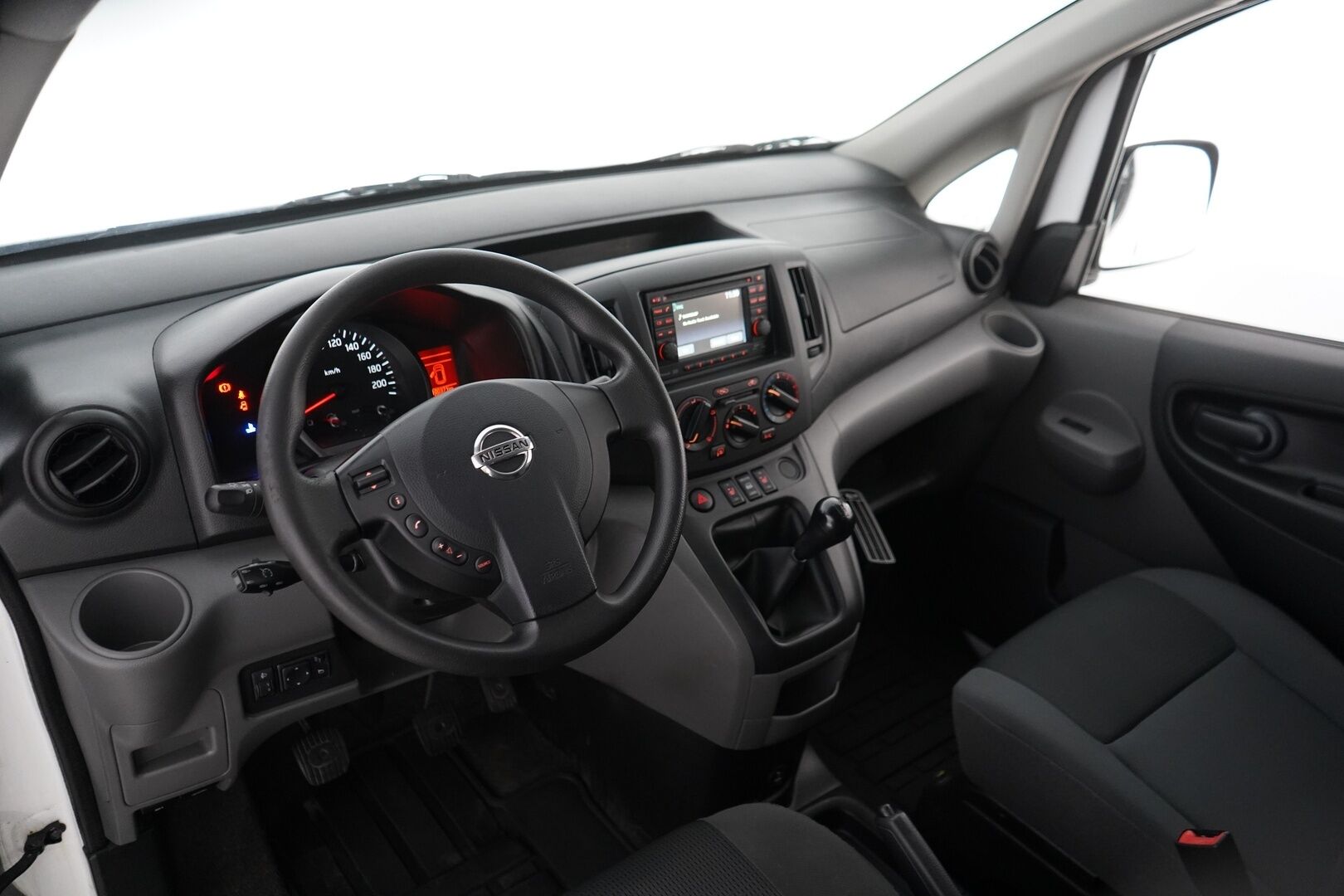 Nissan NV200 2015 Van 1,5 dCi 90 DPF 5MT Blind, SSD Blind Working Star Edition *Koukku / Lohko+sisähaara / Ilmastointi / Vakkari* - 1-omistajalta / Jakohihna juuri vaihdettu / Täydellinen huoltohistoria / Suomi-auto