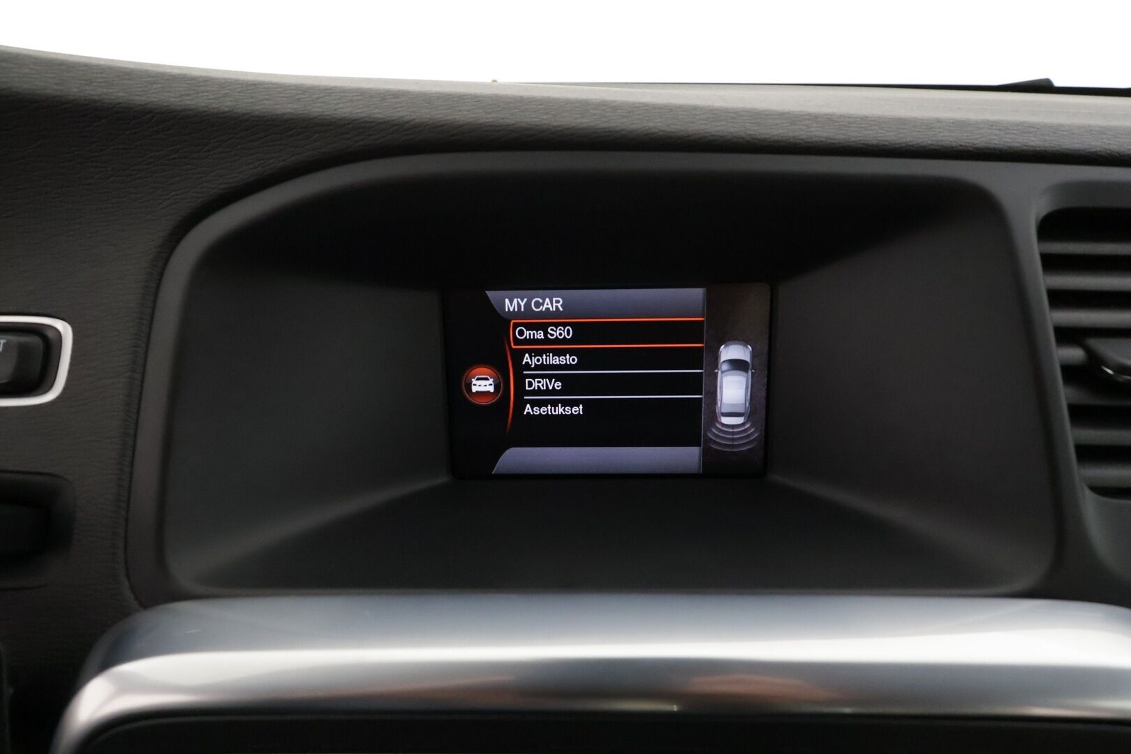 Volvo S60 2014 T3 Momentum * Vakkari / P.tutka / Koukku / Lohkolämmitin / Ratinlämmitin / Puolinahat * - Suomi-auto / Kahdet renkaat aluvanteilla - HULLU BLACKWEEK KORKOTARJOUS 2,49%