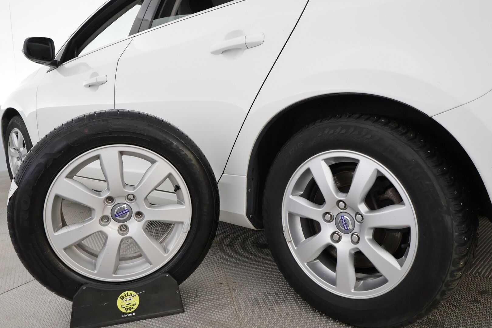 Volvo S60 2014 T3 Momentum *Vakkari / P.tutka / Koukku / Lohkolämmitin / Ratinlämmitin / Puolinahat* - Juuri katsastettu / Suomi-auto / Kahdet renkaat aluvanteilla
