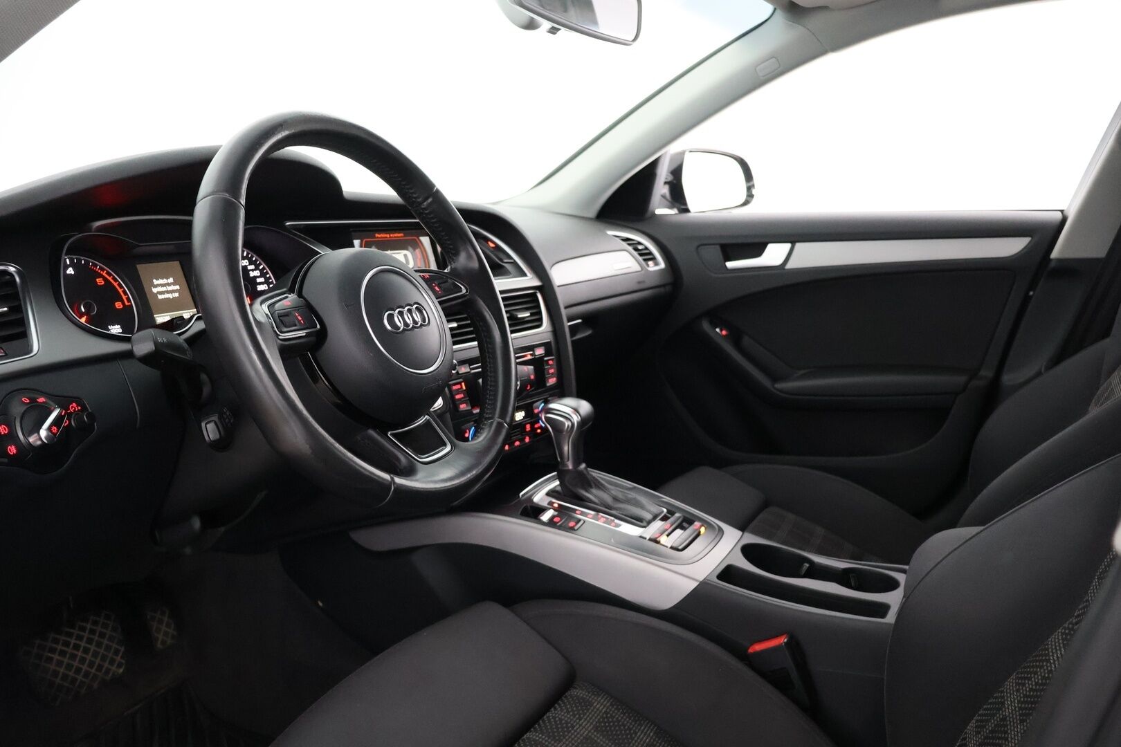 Audi A4 2014 Sedan Land of quattro Edition 2,0 TDI 130 kW quattro S tronic - Myydään vain yrityksille! | webasto | S-line | vakkari |