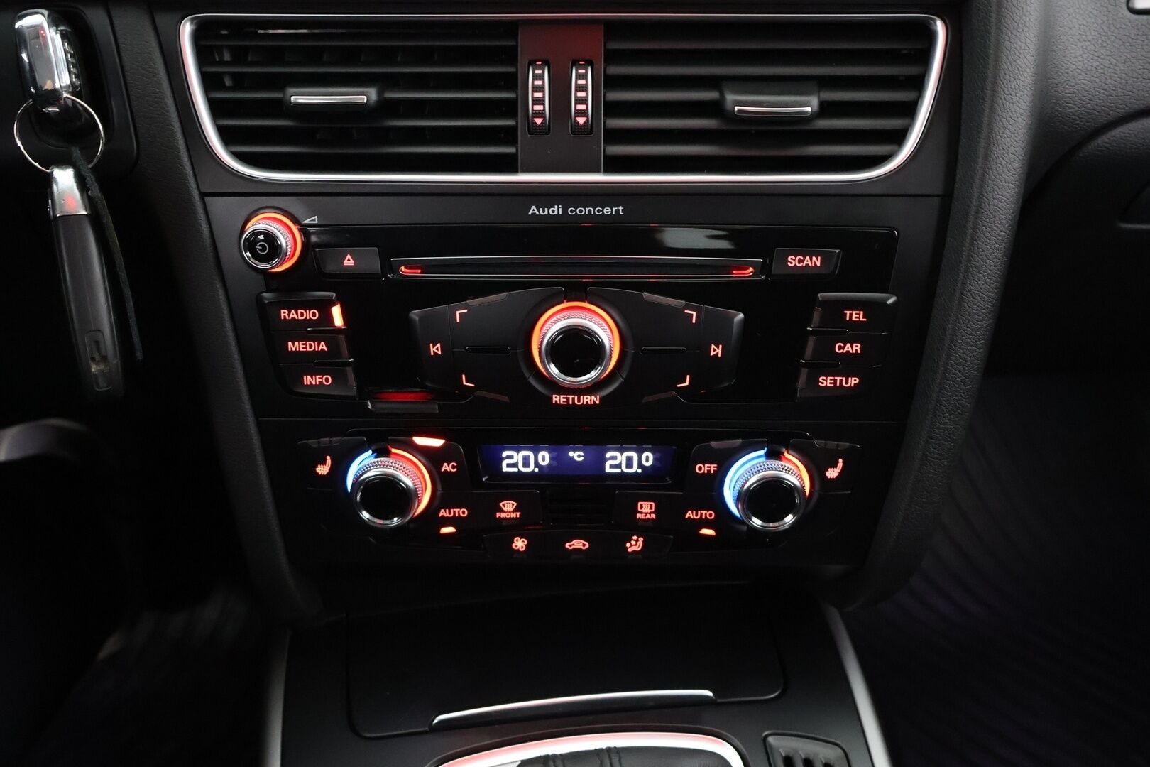 Audi A4 2014 Sedan Land of quattro Edition 2,0 TDI 130 kW quattro S tronic - Myydään vain yrityksille! | webasto | S-line | vakkari |