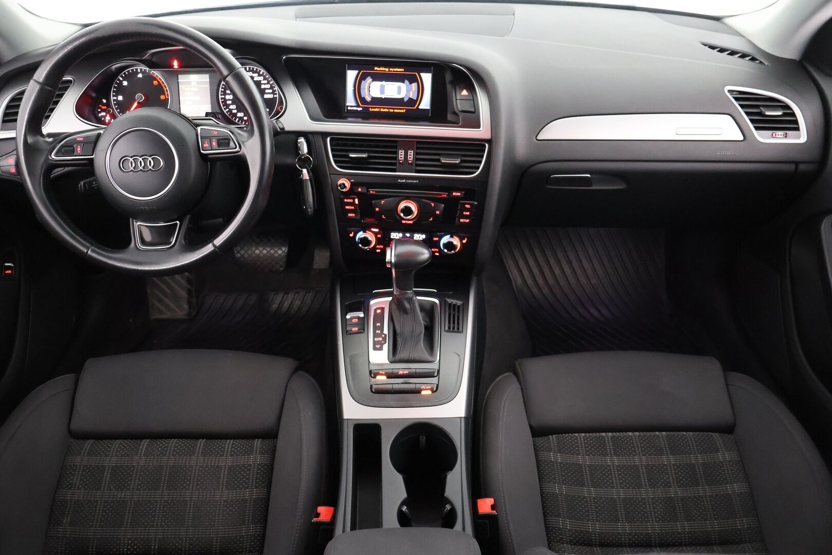 Audi A4 2014 Sedan Land of quattro Edition 2,0 TDI 130 kW quattro S tronic - Myydään vain yrityksille! | webasto | S-line | vakkari |