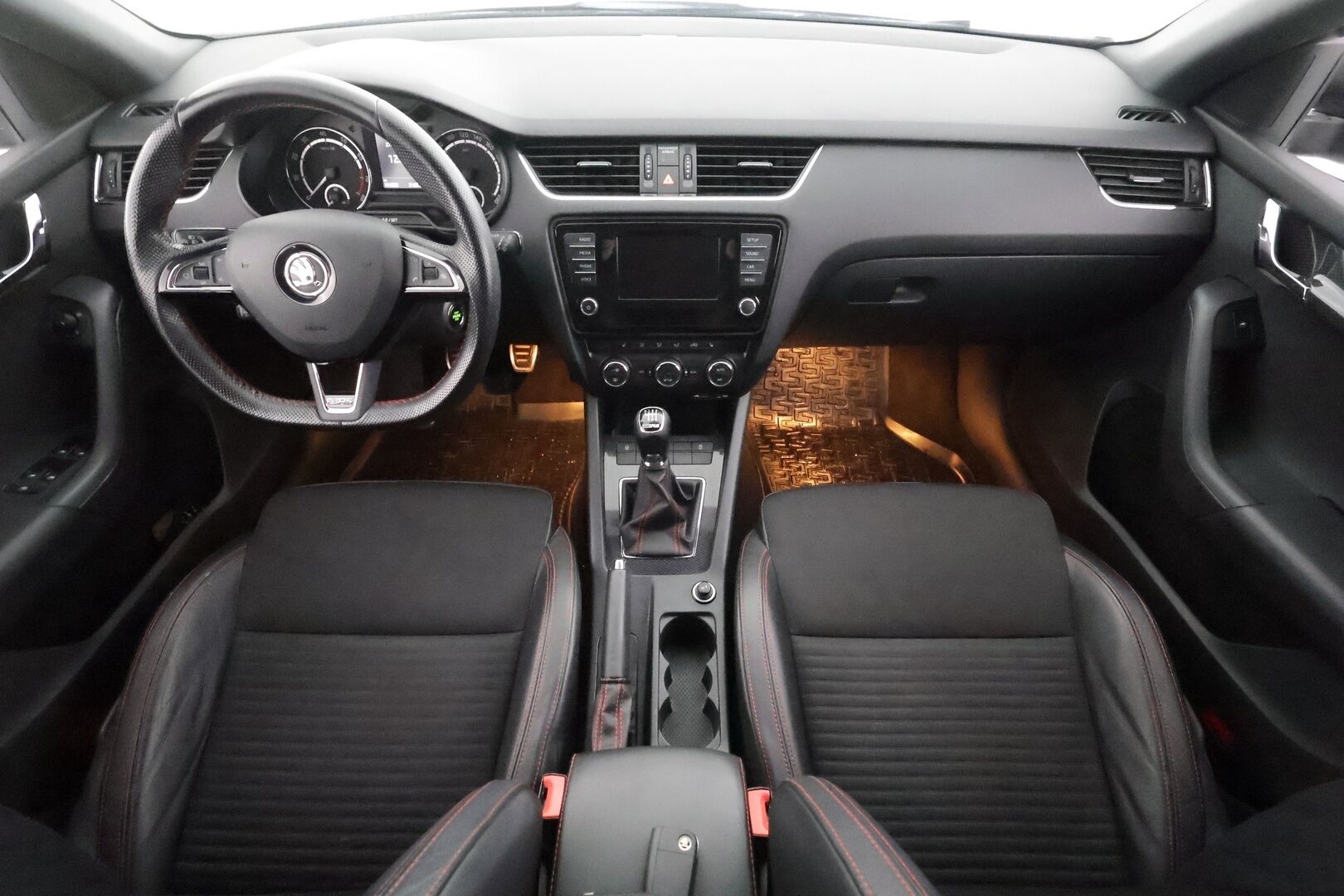 Skoda Octavia 2015 Combi 2,0 TSI RS - | ACC | Koukku | Xenon | P.tutka | Bluetooth | Suomi-auto | Kahdet Renkaat |