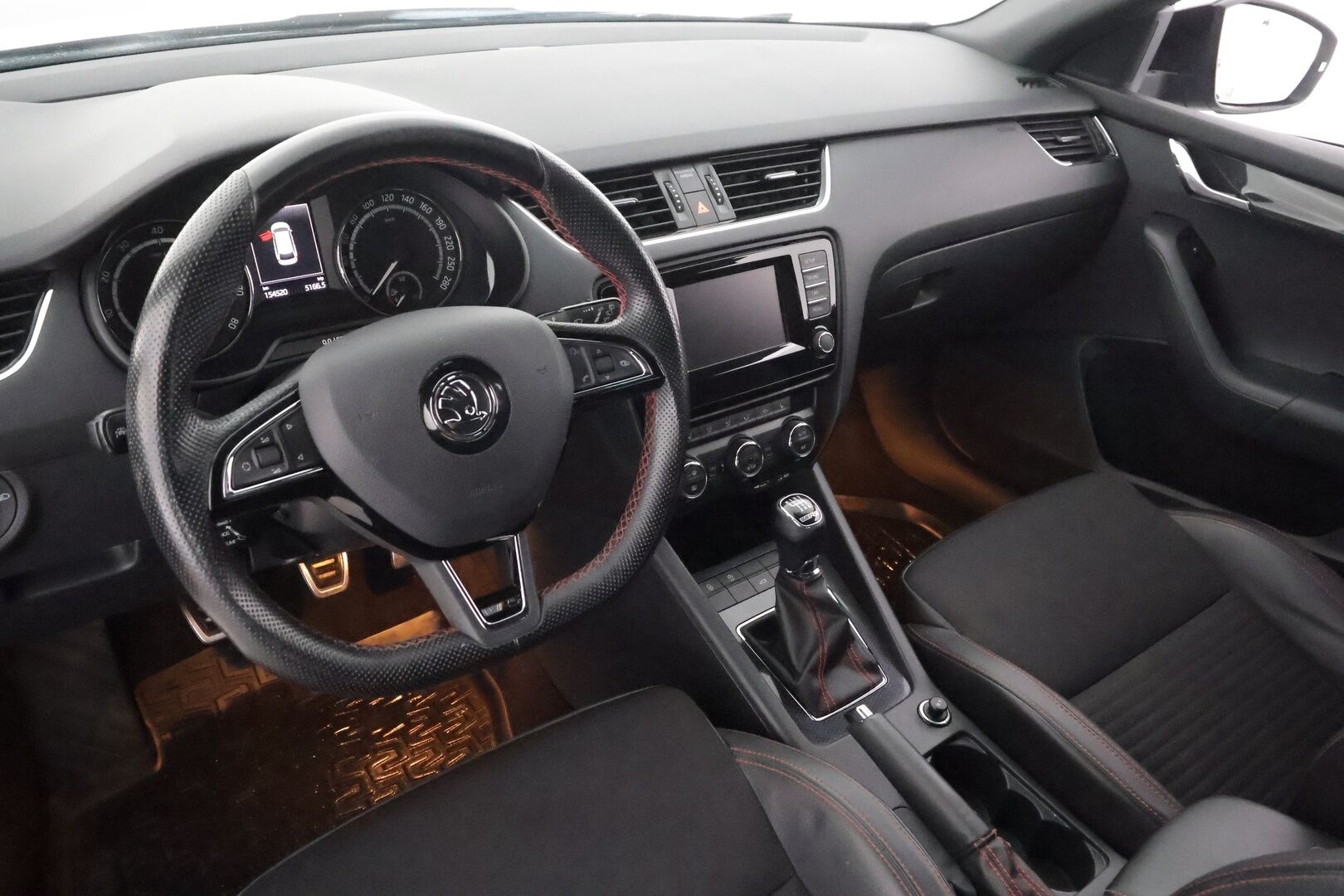 Skoda Octavia 2015 Combi 2,0 TSI RS - | ACC | Koukku | Xenon | P.tutka | Bluetooth | Suomi-auto | Kahdet Renkaat |