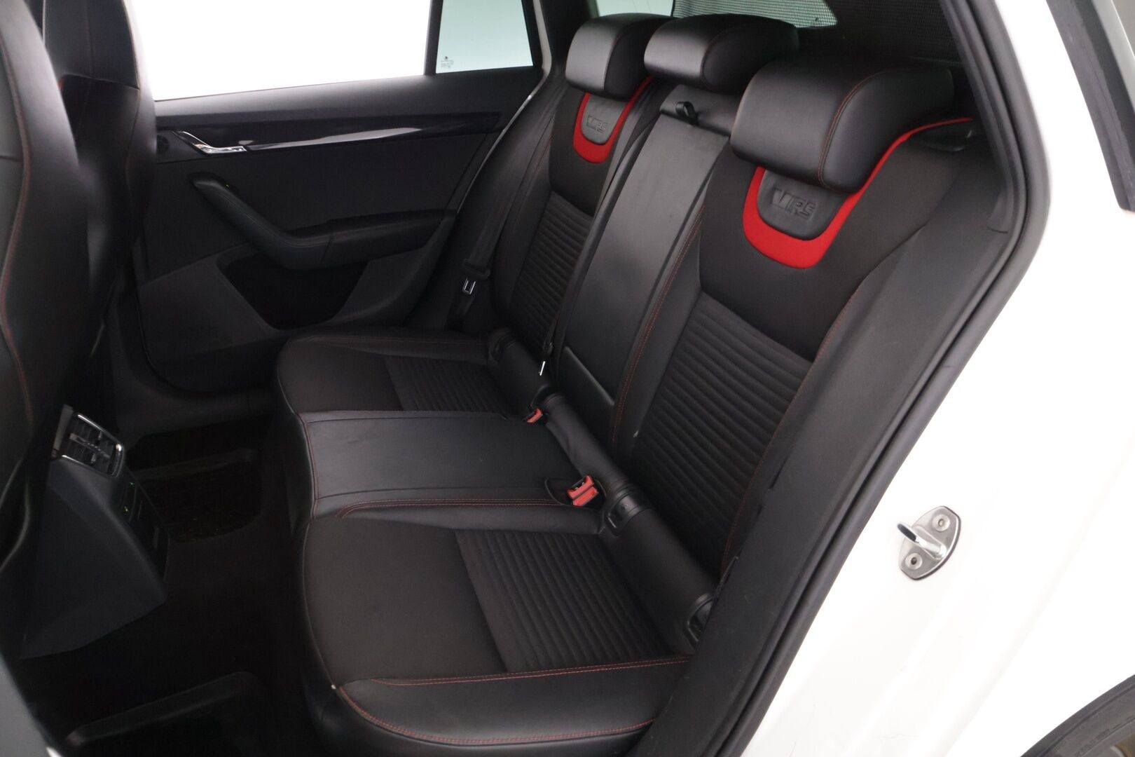 Skoda Octavia 2014 Combi 2,0 TDI RS YritysOutlet - Myydään vain yrityksille - YritysOutlet - Myydään vain yrityksille - Osta nyt, maksa vasta ensi vuonna