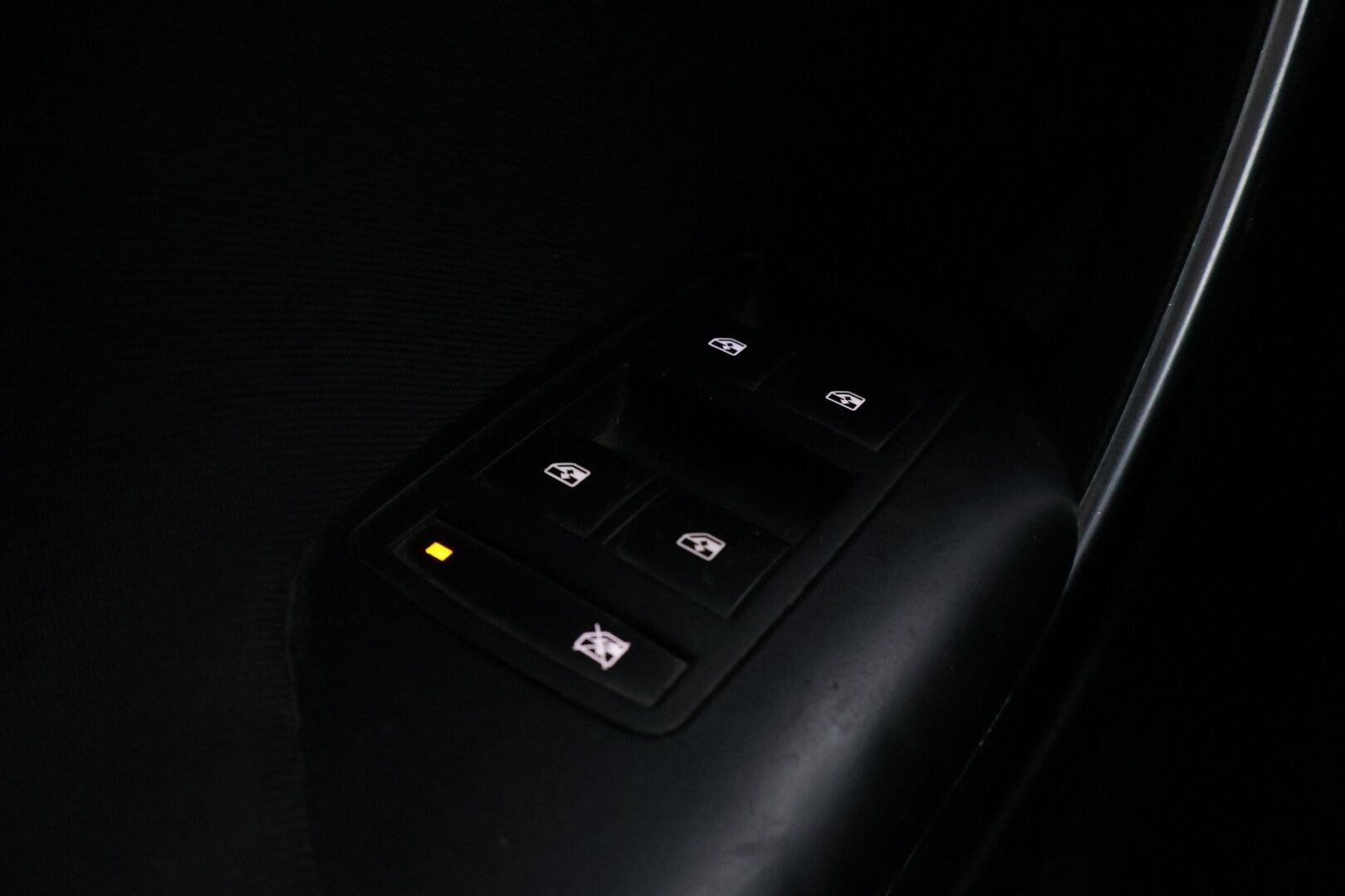 Opel Insignia 2015 2,0 CDTI ecoFLEX 103kW - | Webasto | Koukku | Tutkat | Bluetooth | Vakkari | Huoltokirja | 2x renkaat ja vanteet |