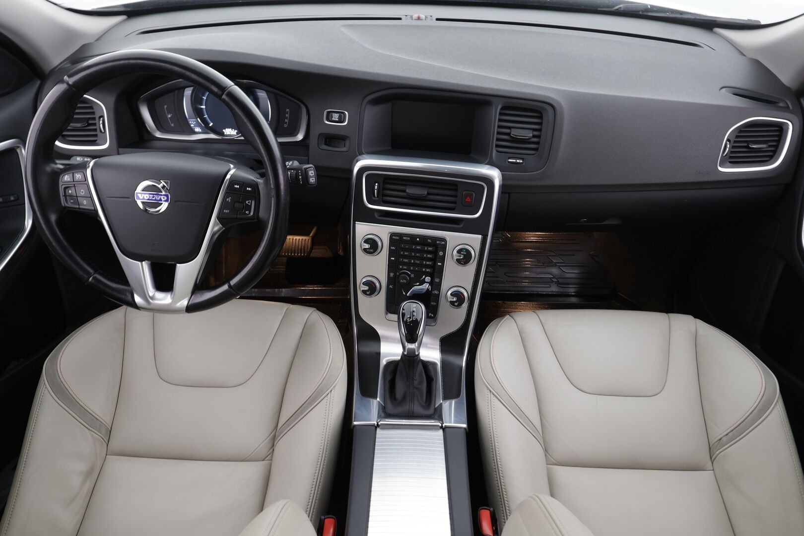 Volvo V60 2015 D4 Ocean Race Business aut * Webasto / Koukku / Vakkari / Xenon / P.Tutka / Puolinahat / Navi * - Suomi-auto / Kahdet renkaat - Osta nyt, maksa vasta ensi vuonna