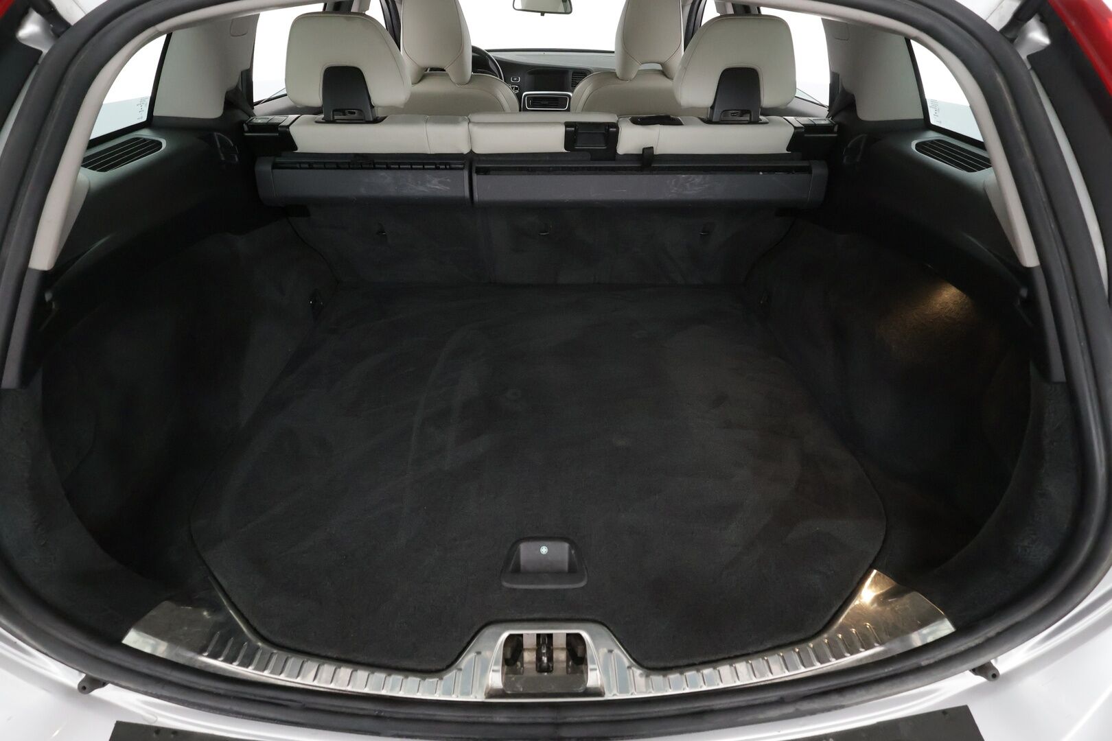 Volvo V60 2015 D4 Ocean Race Business aut * Webasto / Koukku / Vakkari / Xenon / P.Tutka / Puolinahat / Navi * - Suomi-auto / Kahdet renkaat - HULLUT VÄLIPÄIVÄT KORKOTARJOUS 2,49%