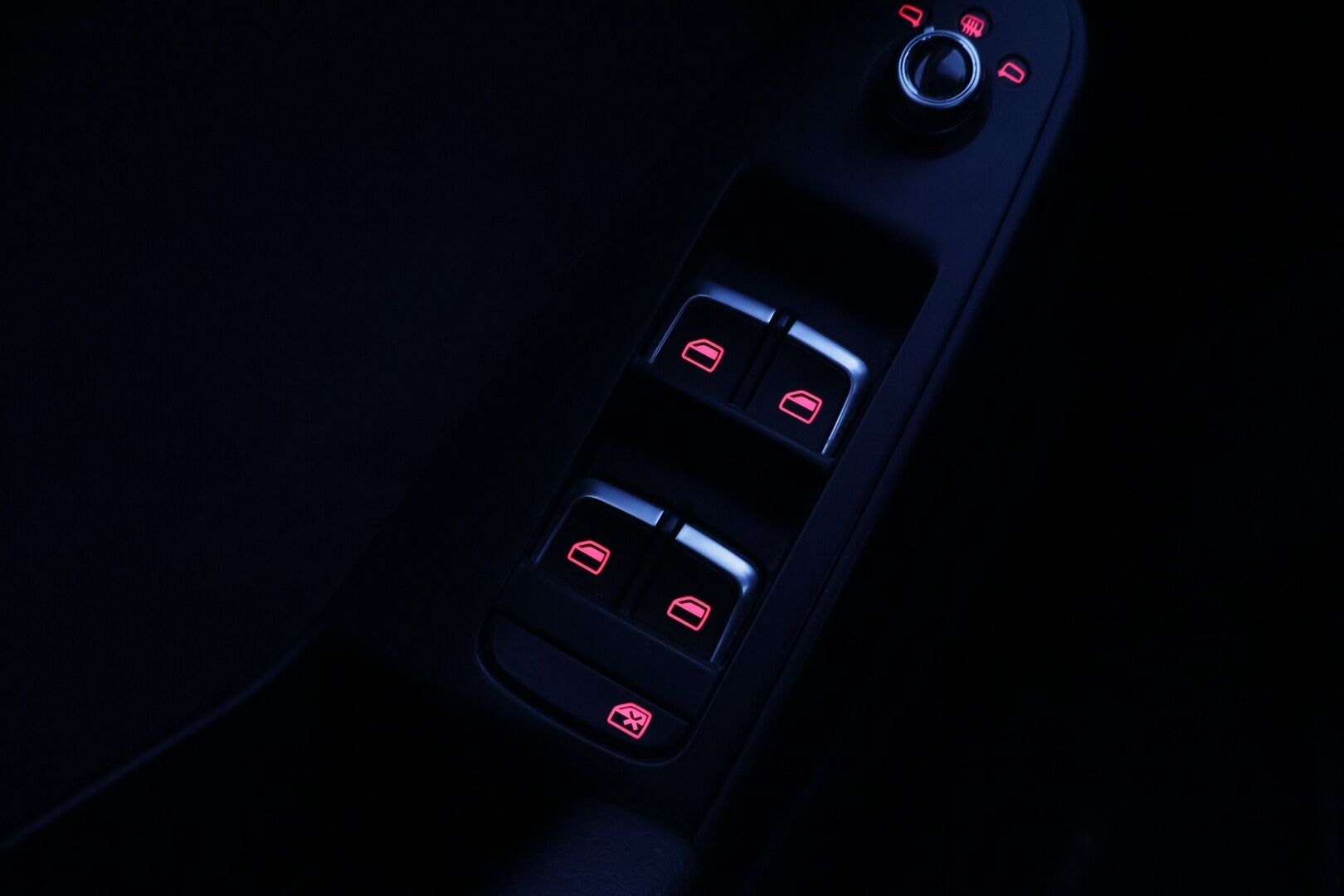 Audi A4 2015 Sedan TDI Edition 2,0 TDI clean diesel 140 kW quattro S tronic - Myydään Huutokaupat.com