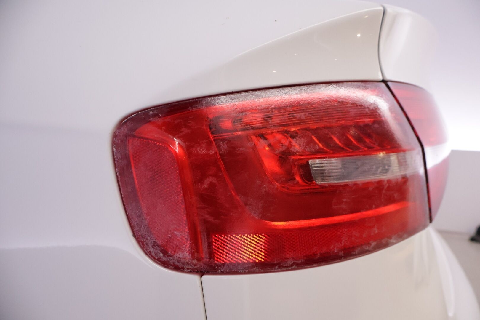 Audi A4 2015 Sedan TDI Edition 2,0 TDI clean diesel 140 kW quattro S tronic - Myydään Huutokaupat.com