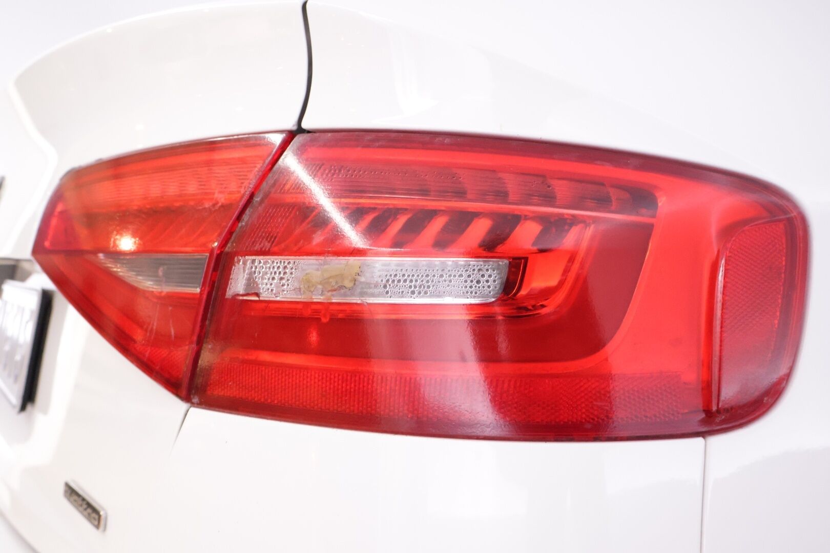 Audi A4 2015 Sedan TDI Edition 2,0 TDI clean diesel 140 kW quattro S tronic - Myydään Huutokaupat.com