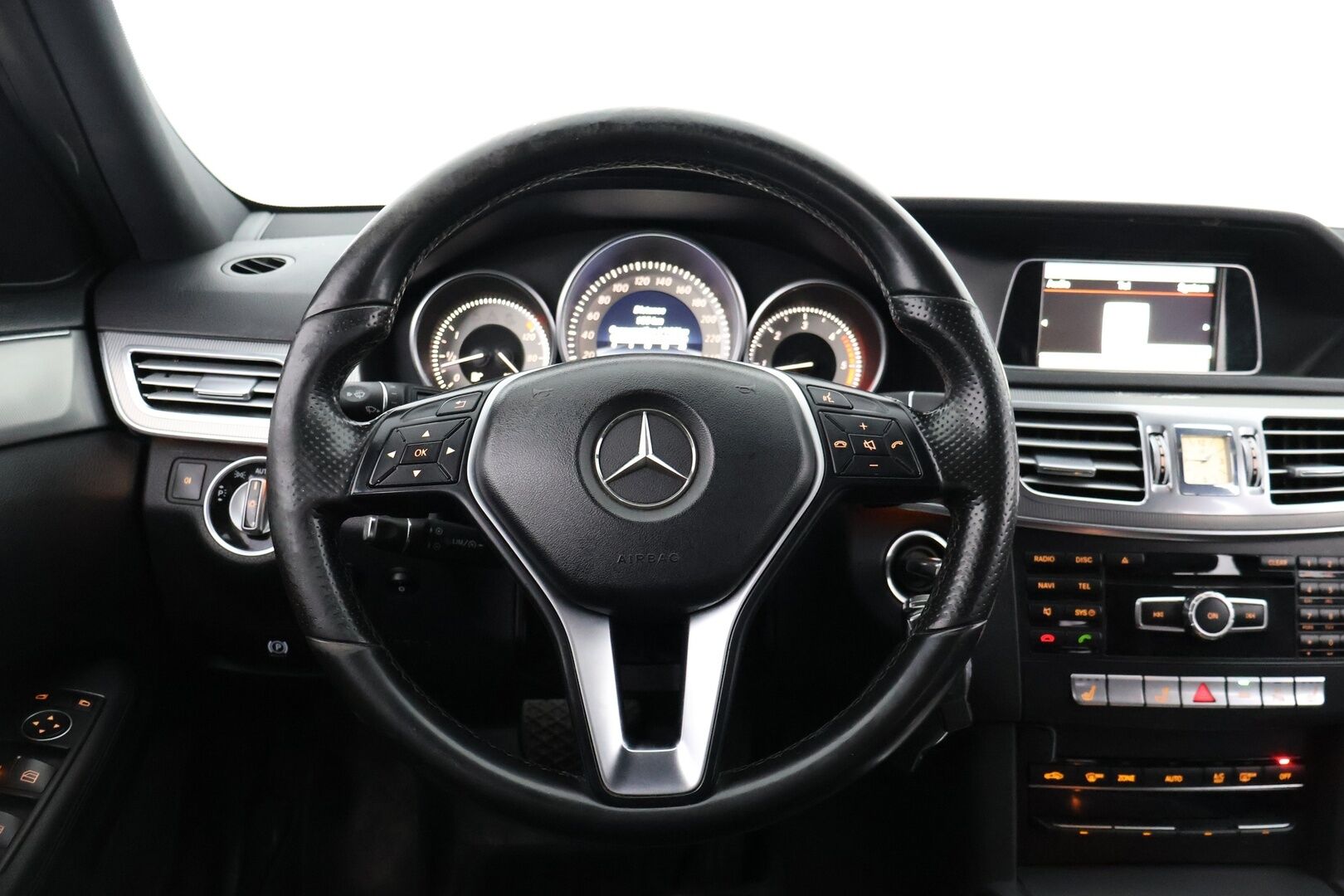 Mercedes-Benz E 2015 220 BlueTec T A Business - TÄMÄ AUTO MYYDÄÄN HUUTOKAUPAT.COM:ssa