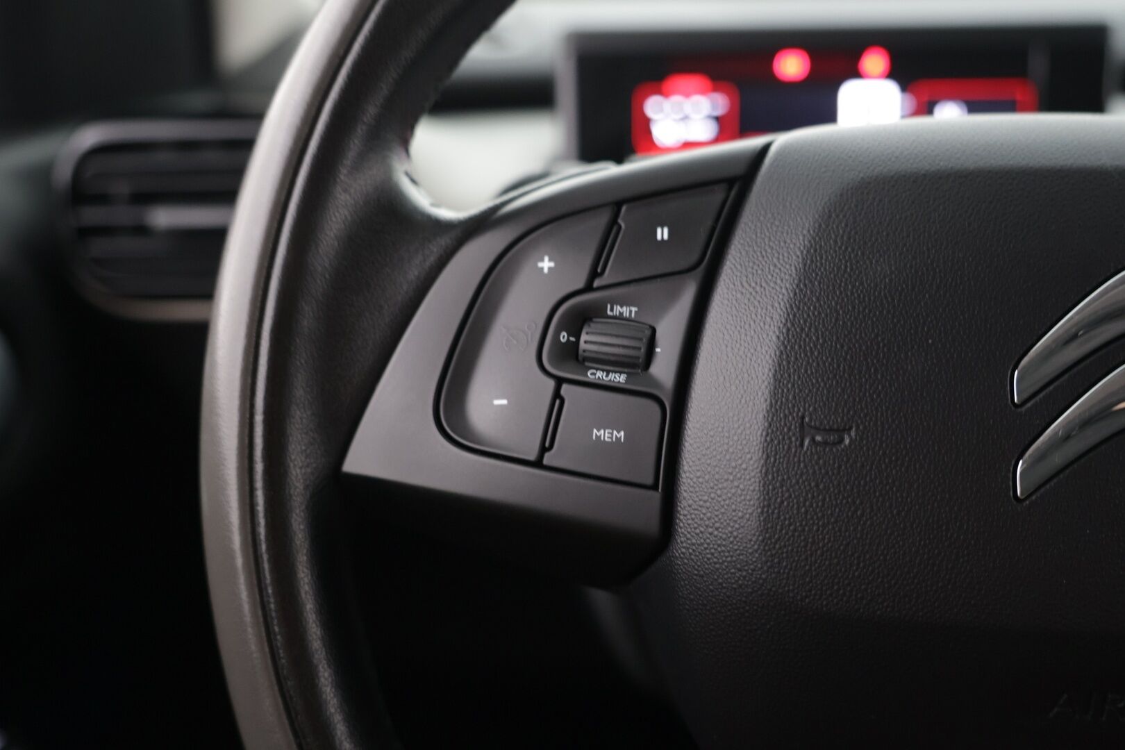 Citroen C4 Cactus 2015 e-VTi 82 Shine ETG Automaatti / P.Kamera / Juuri huollettu / Digimittaristo / Touchpad - Juuri Saapunut! / Taloudellinen / Hyvin pidetty