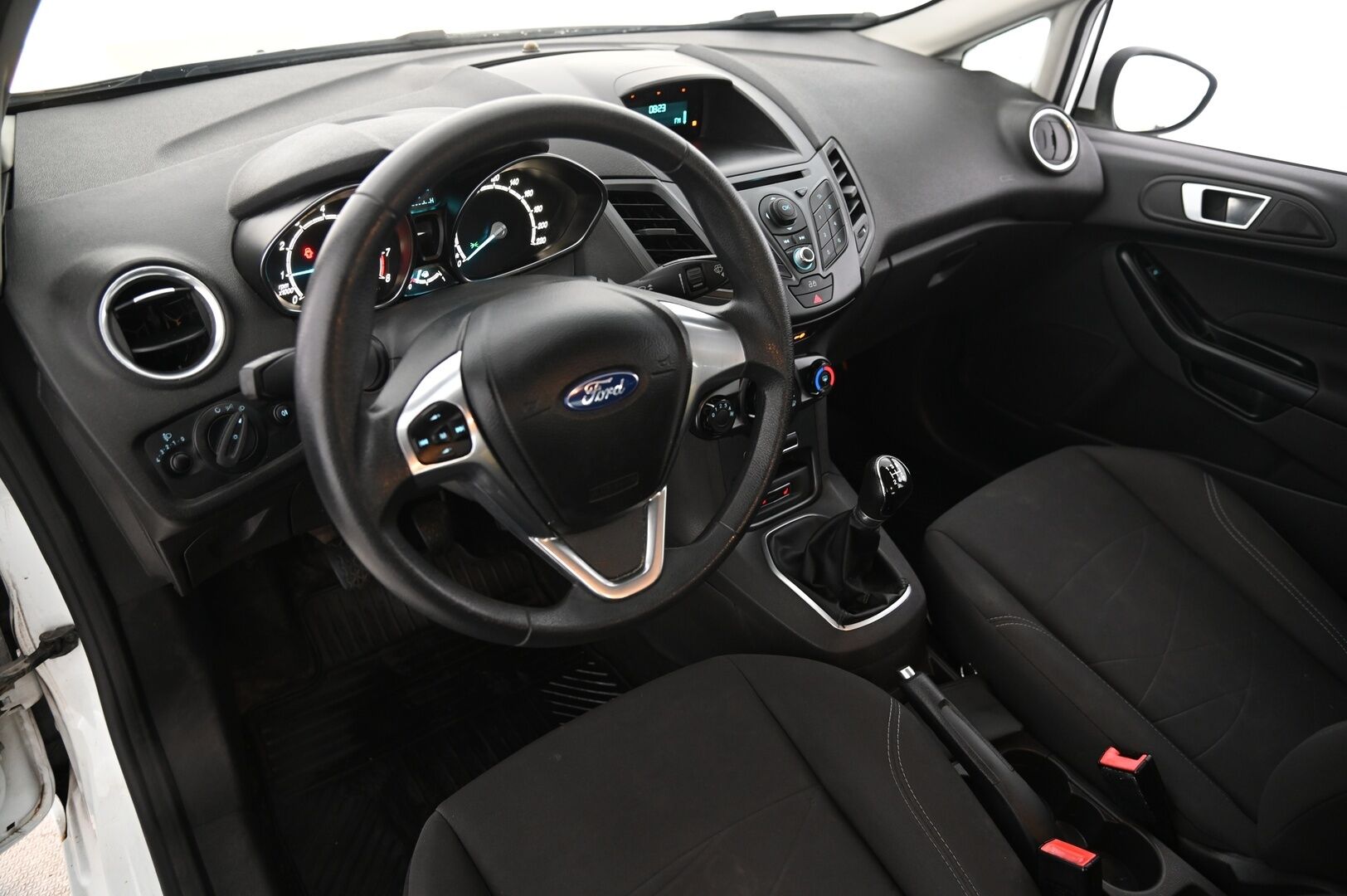 Ford Fiesta 2015 1,0 80hv Start/Stop Trend M5 5-ovinen *Myydään Huutokaupat.com sivun kautta*