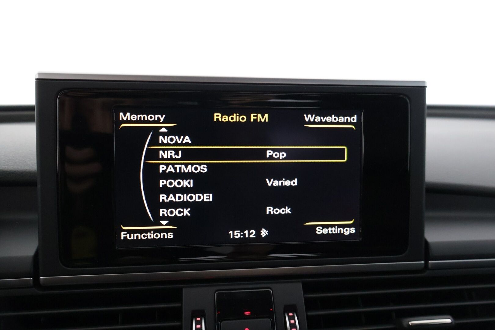 Audi A6 2016 Avant Business Sport 2,0 TDI 140 kW ultra S tronic / Facelift / P-tutkat / Vakionopeudensäädin / Bluetooth - * RS lookilla oleva katseiden kääntäjä! *