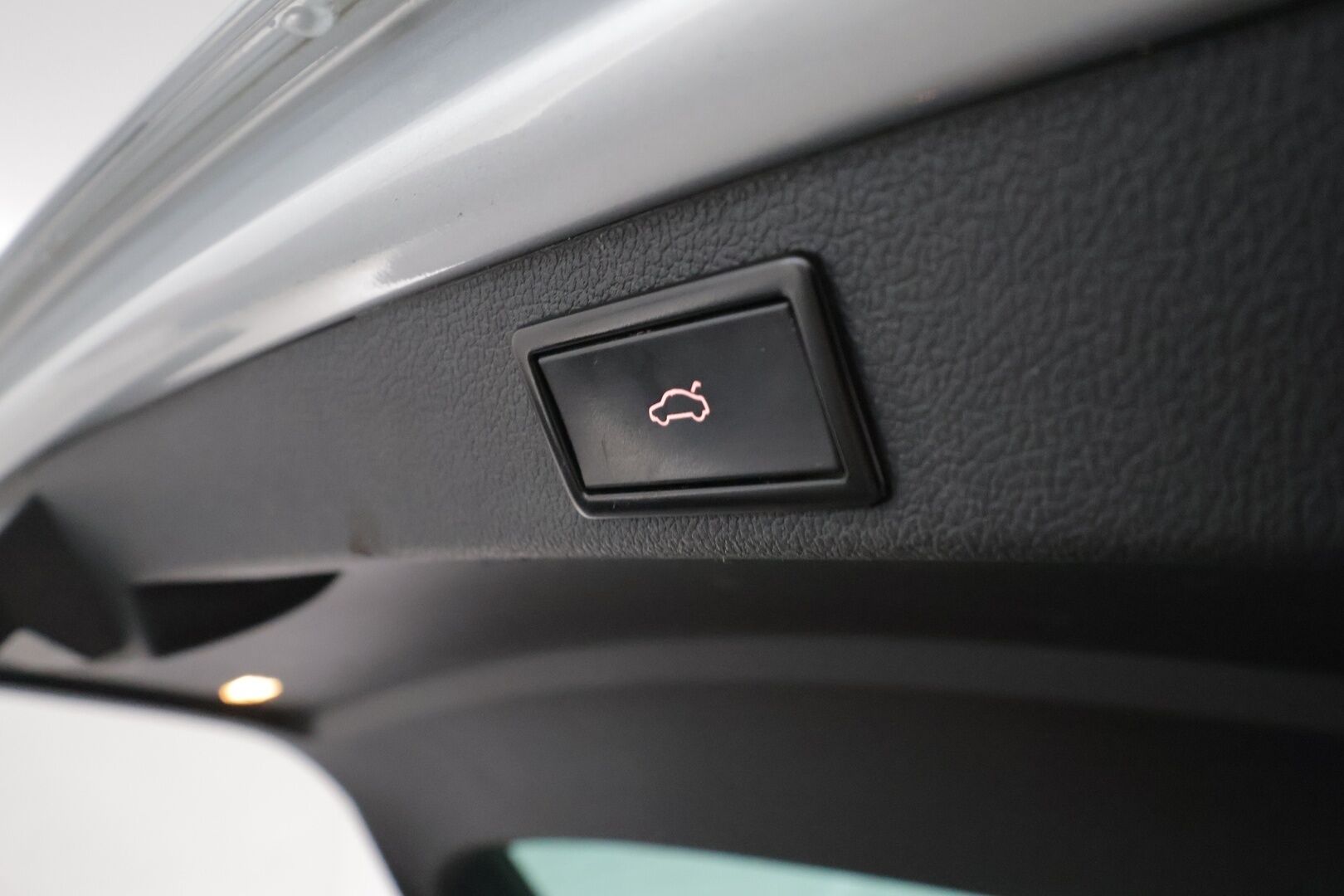 Skoda Superb 2016 Combi 1,4 TSI ACT Style DSG. ** Webasto / Koukku / Adapt.Vakkari / P.kamera / XENON / Muistipenkki / Canton / Navi  ** - Suomi-auto / 2x Renkaat