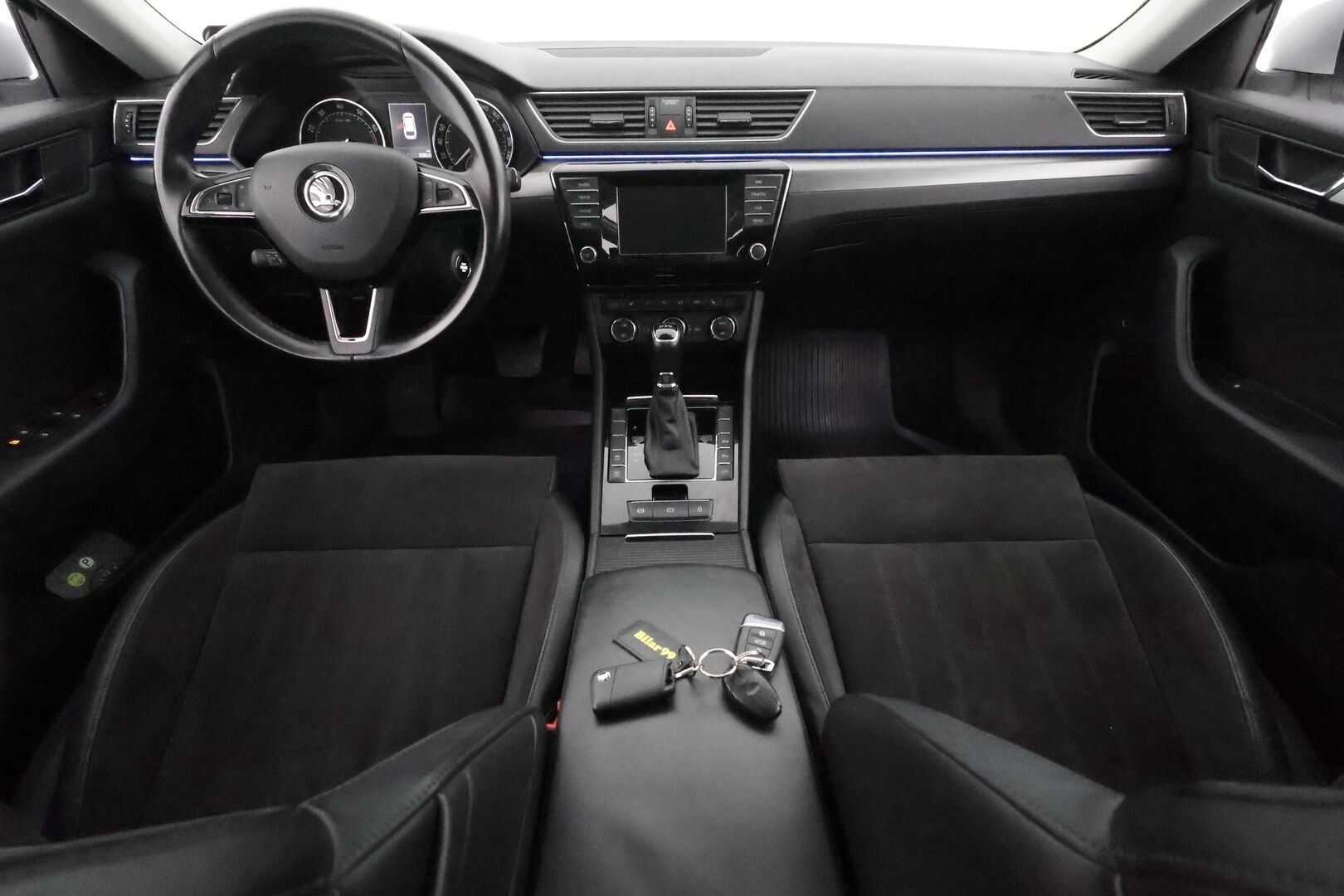 Skoda Superb 2016 Combi 1,4 TSI ACT Style DSG. ** Webasto / Koukku / Adapt.Vakkari / P.kamera / XENON / Muistipenkki / Canton / Navi  ** - Suomi-auto / 2x Renkaat