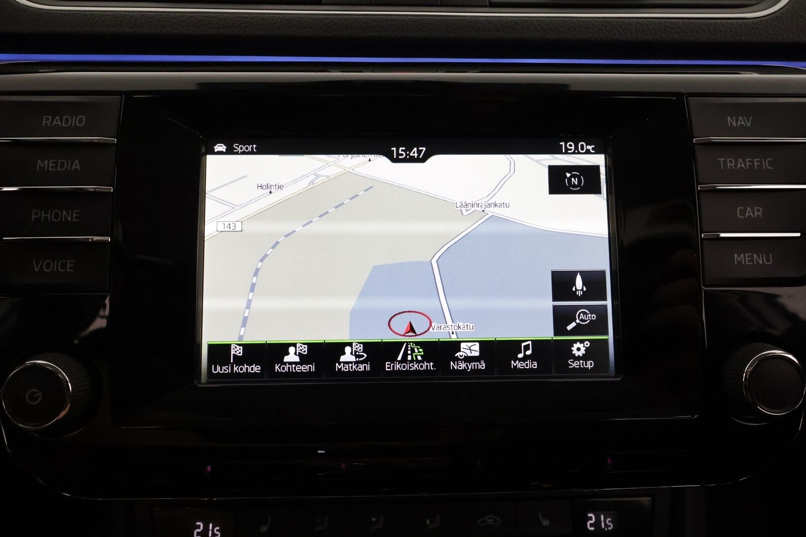 Skoda Superb 2016 Combi 1,4 TSI ACT Style DSG. ** Webasto / Koukku / Adapt.Vakkari / P.kamera / XENON / Muistipenkki / Canton / Navi  ** - Suomi-auto / 2x Renkaat