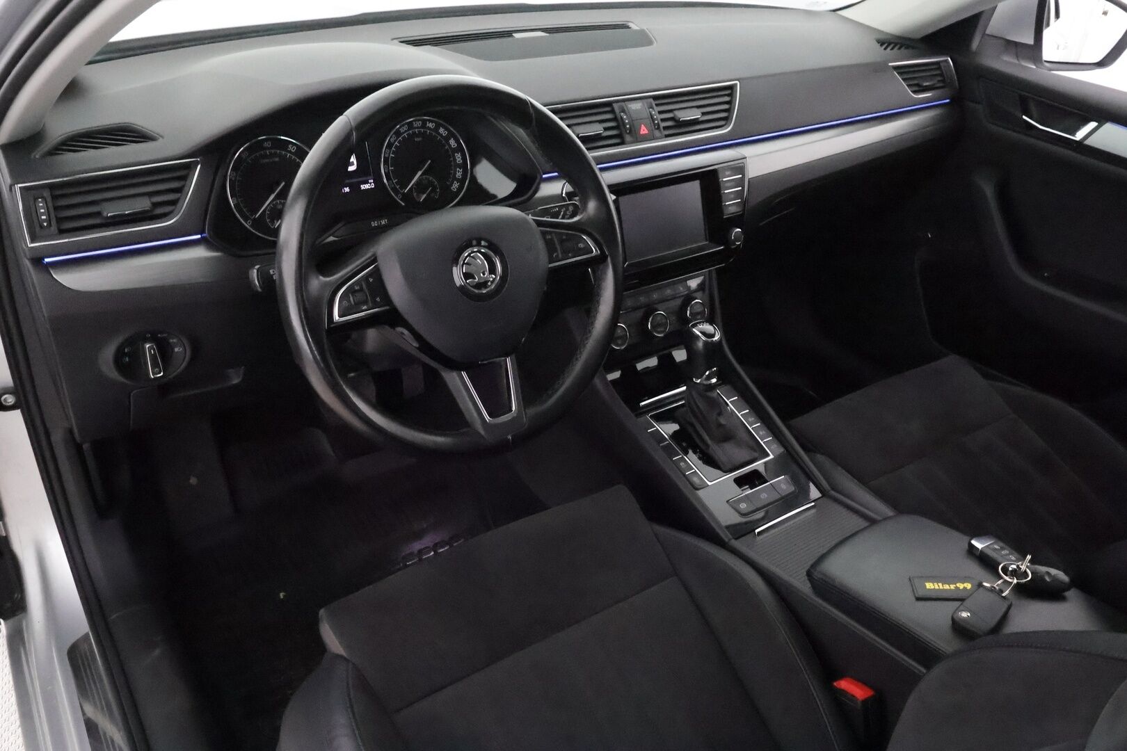 Skoda Superb 2016 Combi 1,4 TSI ACT Style DSG. ** Webasto / Koukku / Adapt.Vakkari / P.kamera / XENON / Muistipenkki / Canton / Navi  ** - Suomi-auto / 2x Renkaat