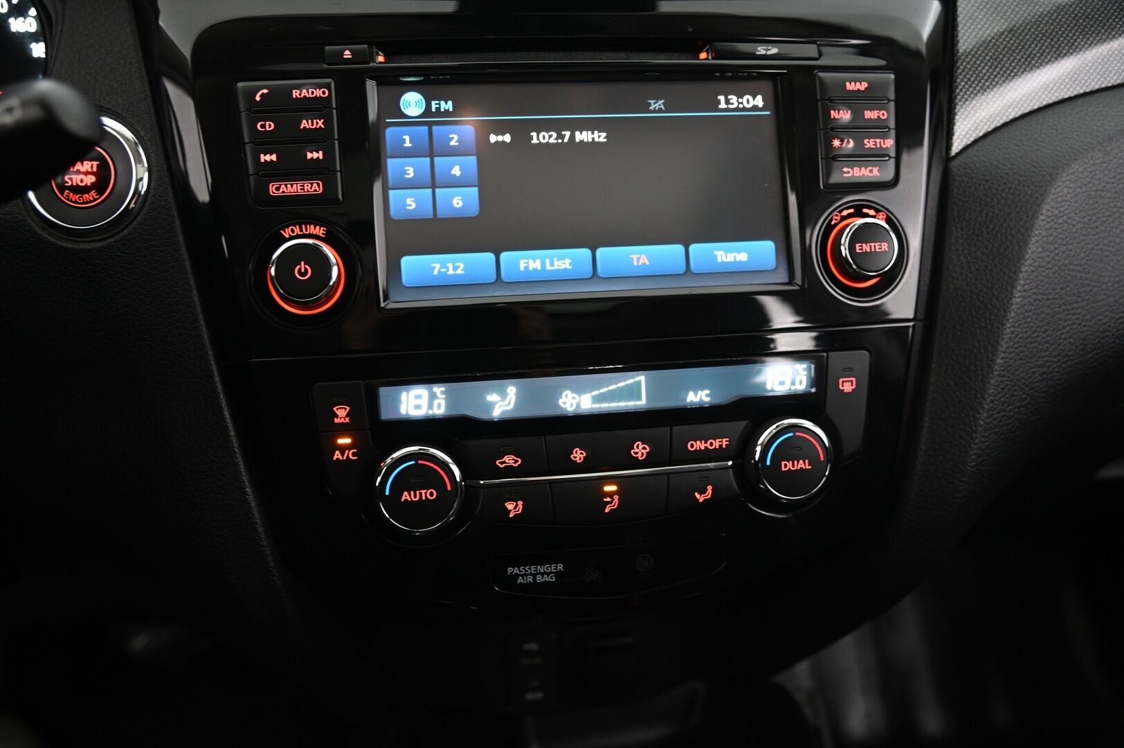 Nissan X-Trail 2016 dCi 130 Tekna 4WD 6 MT Moonroof *YritysOutlet - Myydään vain yrityksille* Panorama / Koukku / Lohko / Vakkari / Navi* - *YritysOutlet - Myydään vain yrityksille*