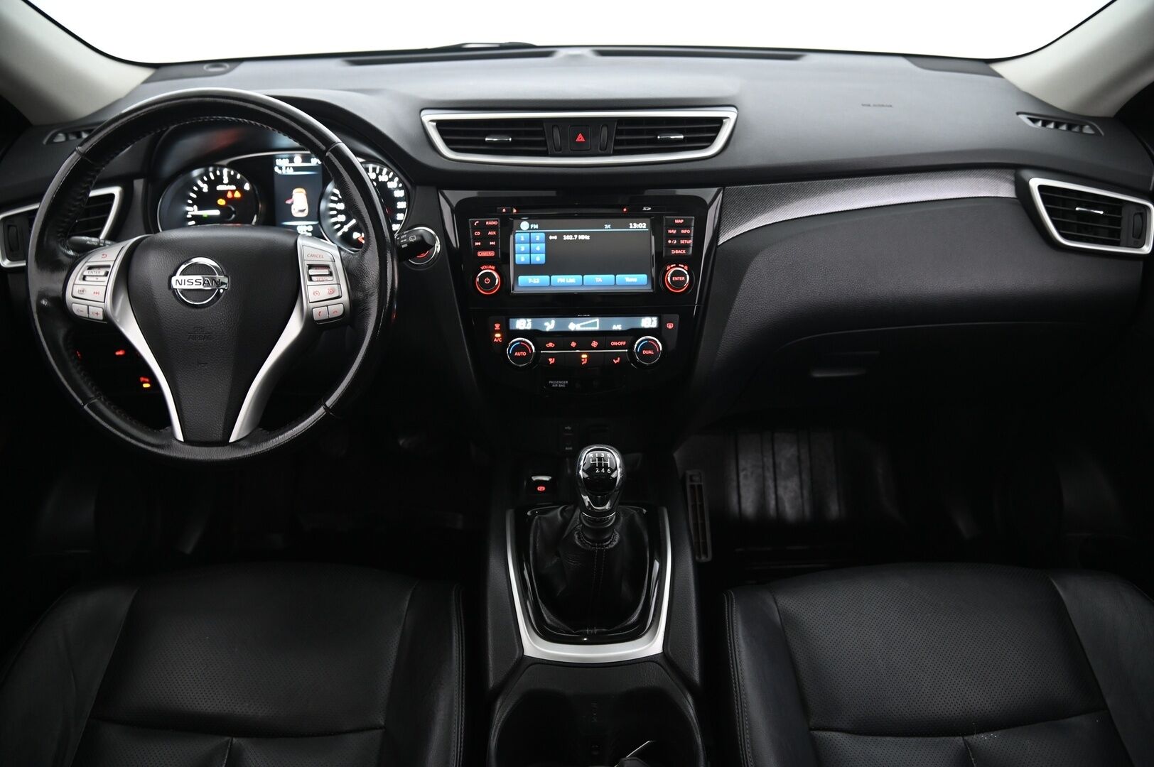 Nissan X-Trail 2016 dCi 130 Tekna 4WD 6 MT Moonroof *YritysOutlet - Myydään vain yrityksille* Panorama / Koukku / Lohko / Vakkari / Navi* - *YritysOutlet - Myydään vain yrityksille*