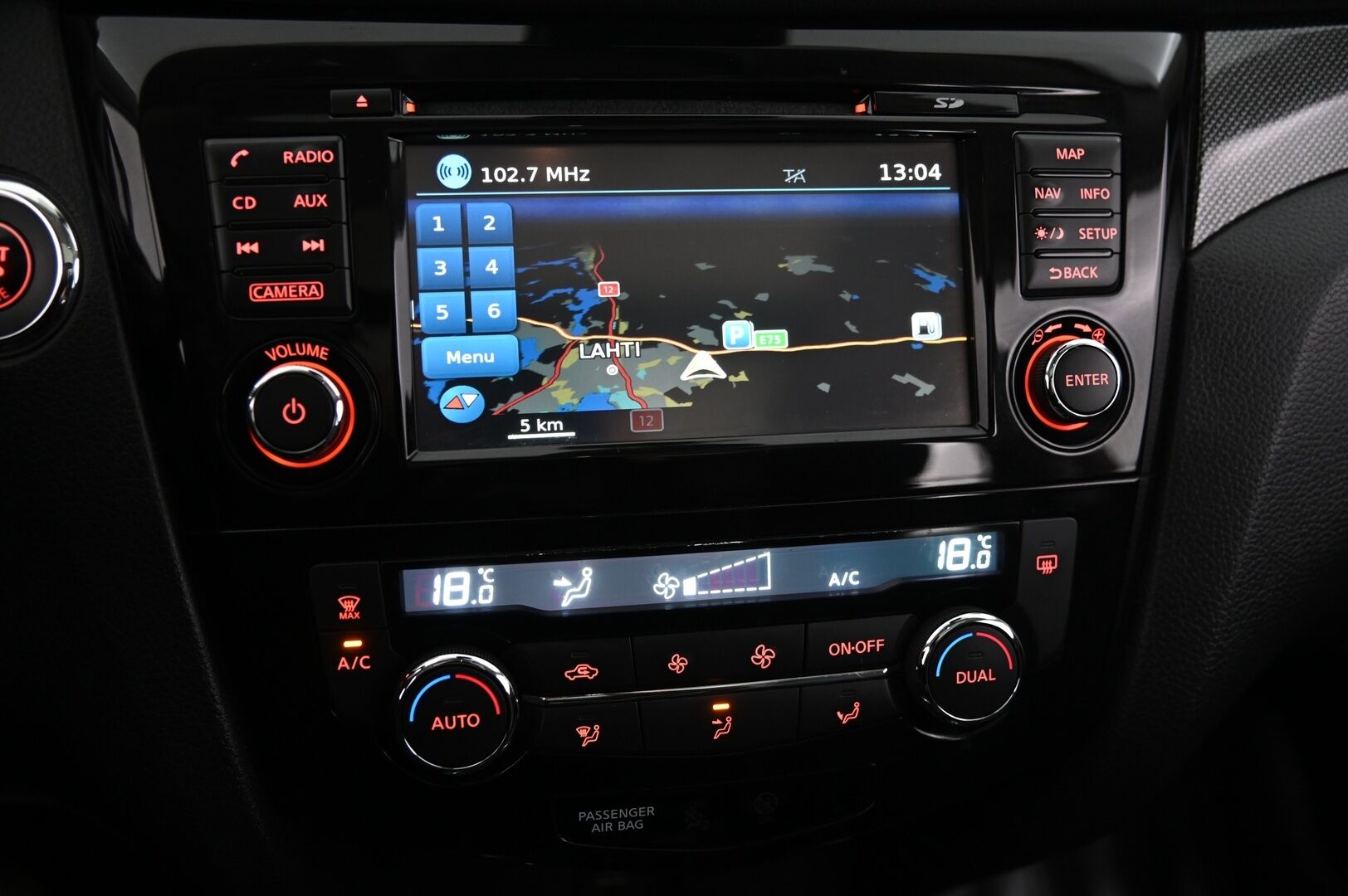 Nissan X-Trail 2016 dCi 130 Tekna 4WD 6 MT Moonroof *YritysOutlet - Myydään vain yrityksille* Panorama / Koukku / Lohko / Vakkari / Navi* - *YritysOutlet - Myydään vain yrityksille*