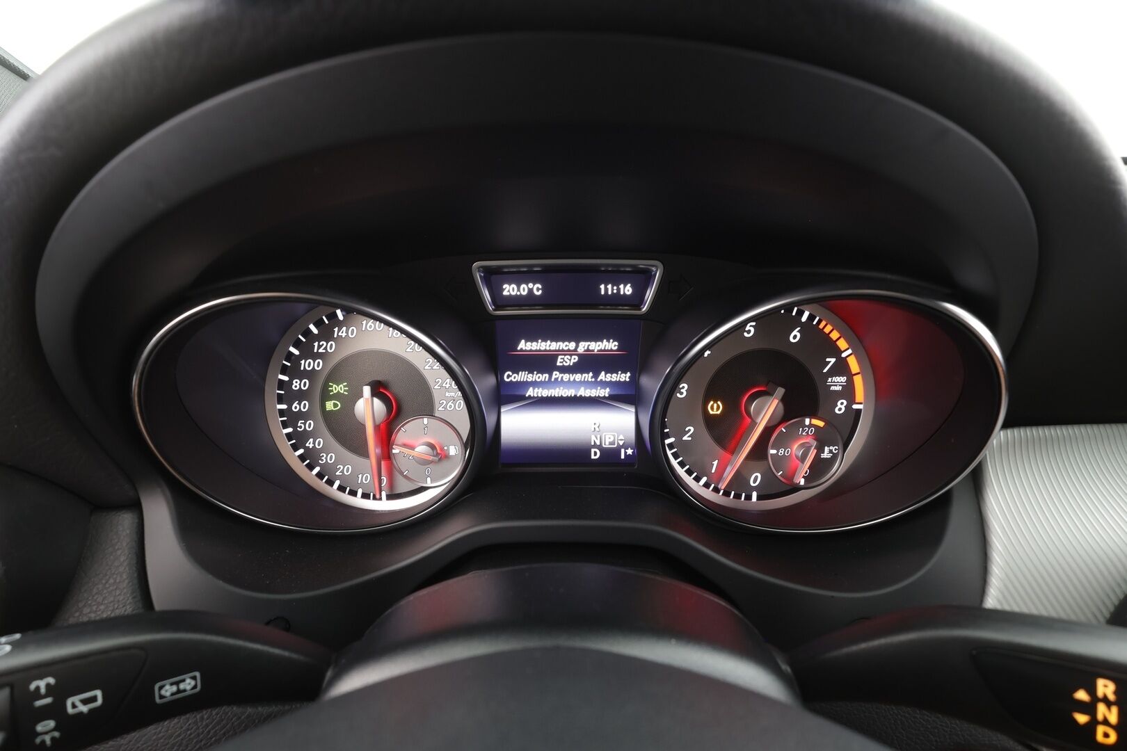 Mercedes-Benz CLA 2016 180 A Shooting Brake Premium Business - | Puolinahat | Sporttipenkit | Xenon | P.kamera | Bluetooth | Vakkari | Lohko + sisälämmitin | Penkinlämmittimet | Suomiauto | 2x renkaat aluin | 