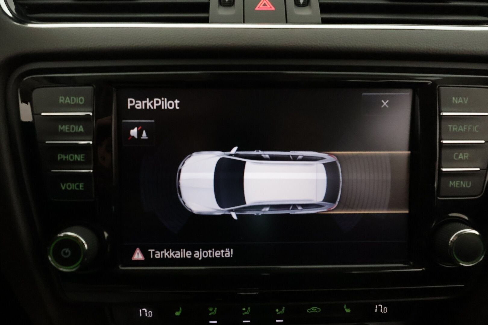 Skoda Octavia 2016 Combi 1,8 TSI 4x4 L&K DSG Autom. **Laurin&Klement / Adapt.Vakkari / Webasto / Muistipenkki / Canton / Xenon-valot** - P.Tutkat / Navi / Kaistavahti / KeylessGO / 2x Renkaat