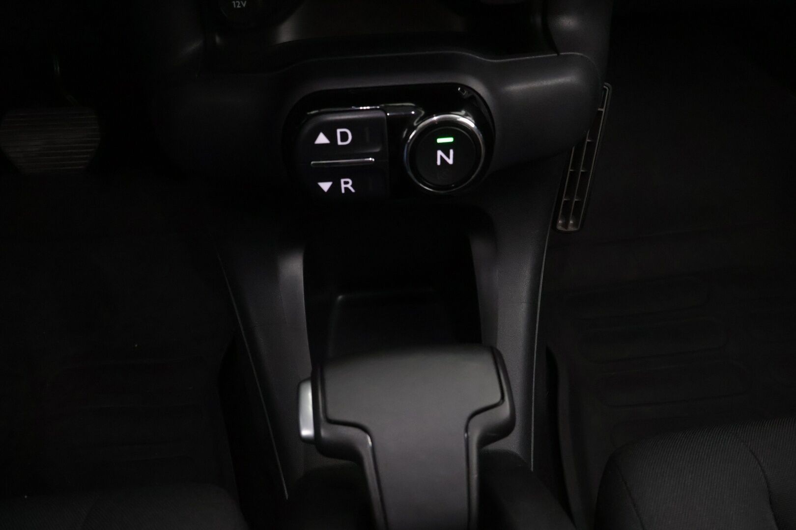 Citroen C4 Cactus 2016 e-VTi 82 Shine ETG Automaatti - P-Kamera / Nahka-Alcantara / Tuore Jakopää / Huoltokirja / Vakkari