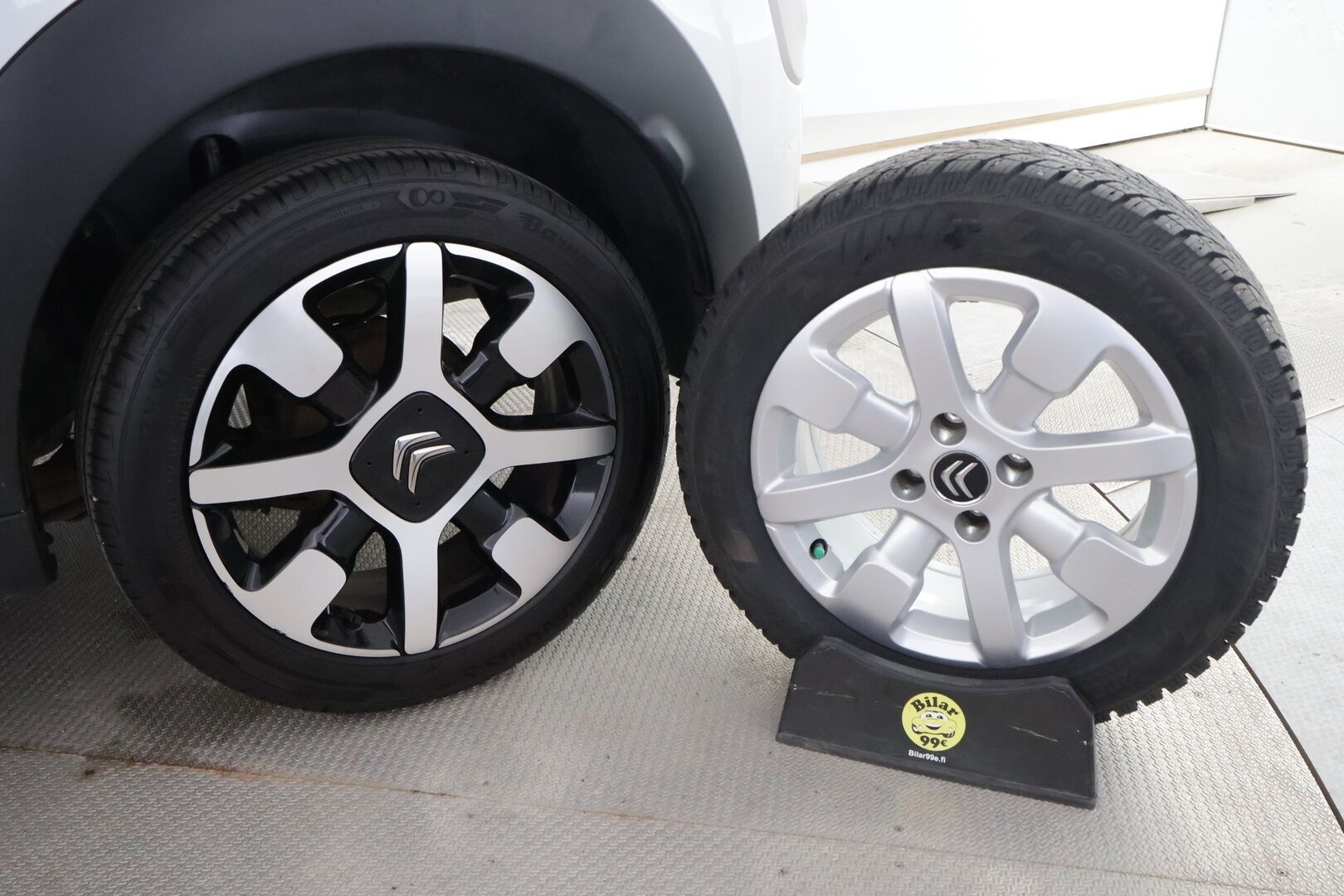Citroen C4 Cactus 2016 e-VTi 82 Shine ETG Automaatti - P-Kamera / Nahka-Alcantara / Tuore Jakopää / Huoltokirja / Vakkari