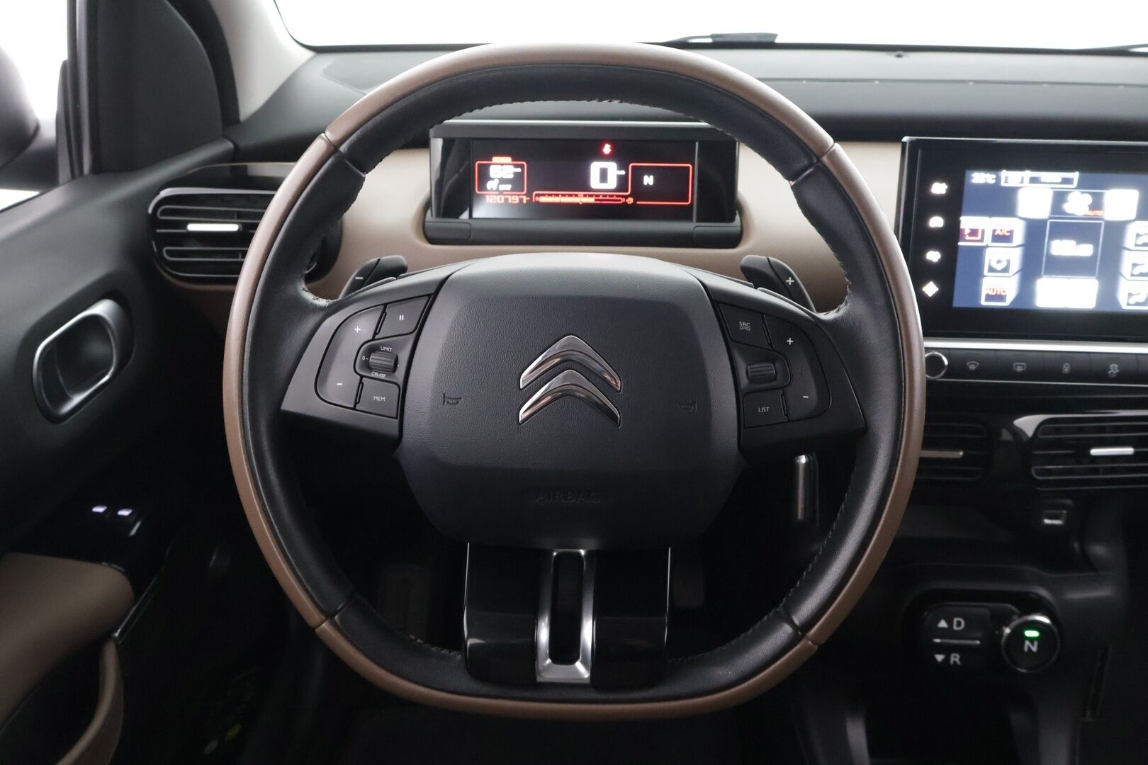 Citroen C4 Cactus 2016 e-VTi 82 Shine ETG Automaatti - P-Kamera / Nahka-Alcantara / Tuore Jakopää / Huoltokirja / Vakkari