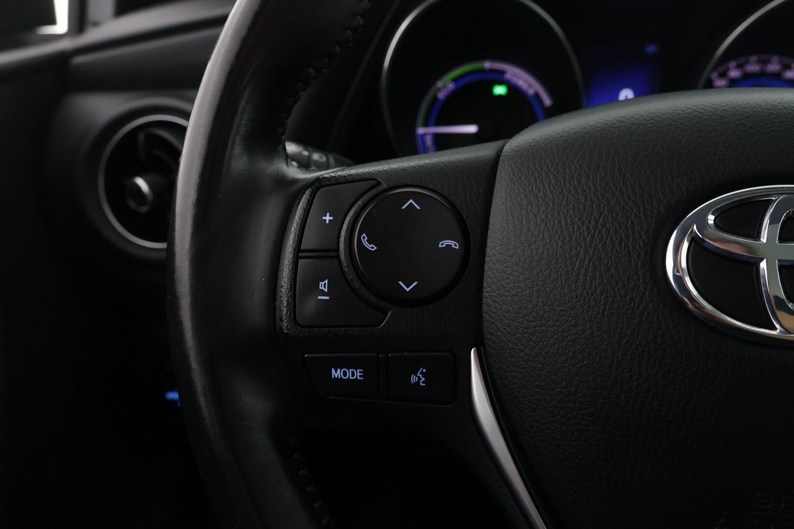 Toyota Auris 2015 Touring Sports 1,8 Hybrid Style - | Lasikatto | Vakionopeudensäädin | Lohkolämmitin sisätilanpistokkeella | Peruutuskamera | Ilmastointi |