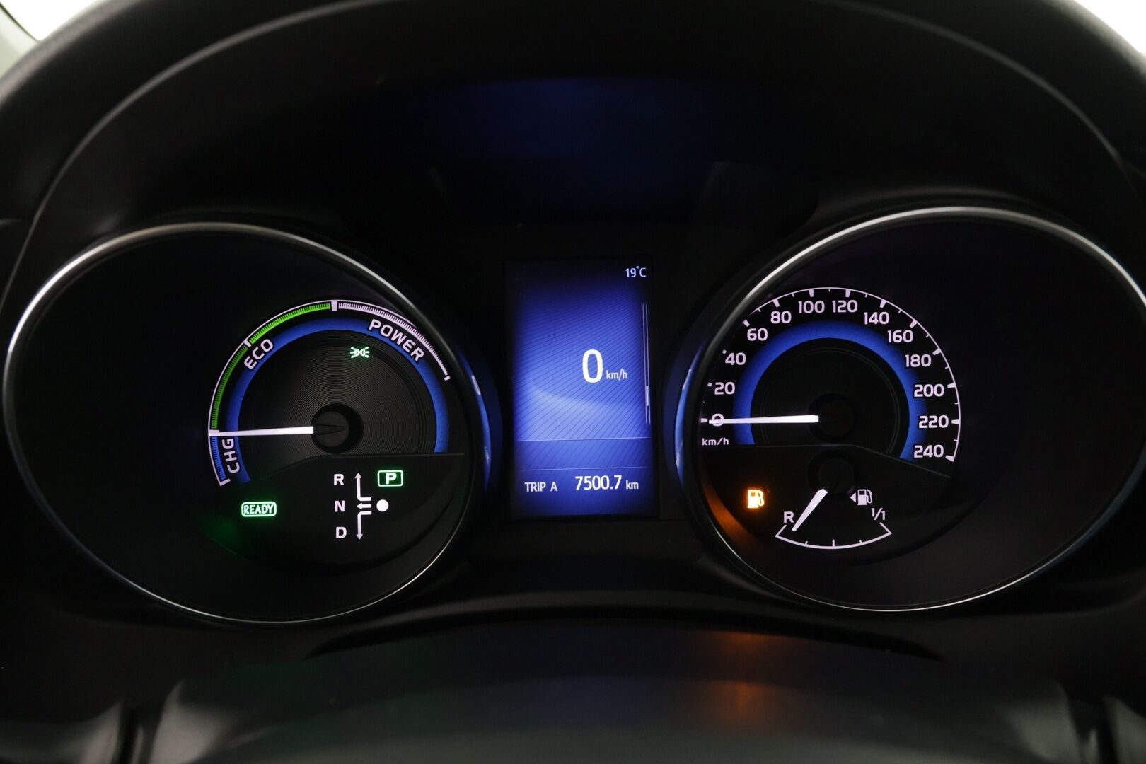 Toyota Auris 2015 Touring Sports 1,8 Hybrid Style - | Lasikatto | Vakionopeudensäädin | Lohkolämmitin sisätilanpistokkeella | Peruutuskamera | Ilmastointi |