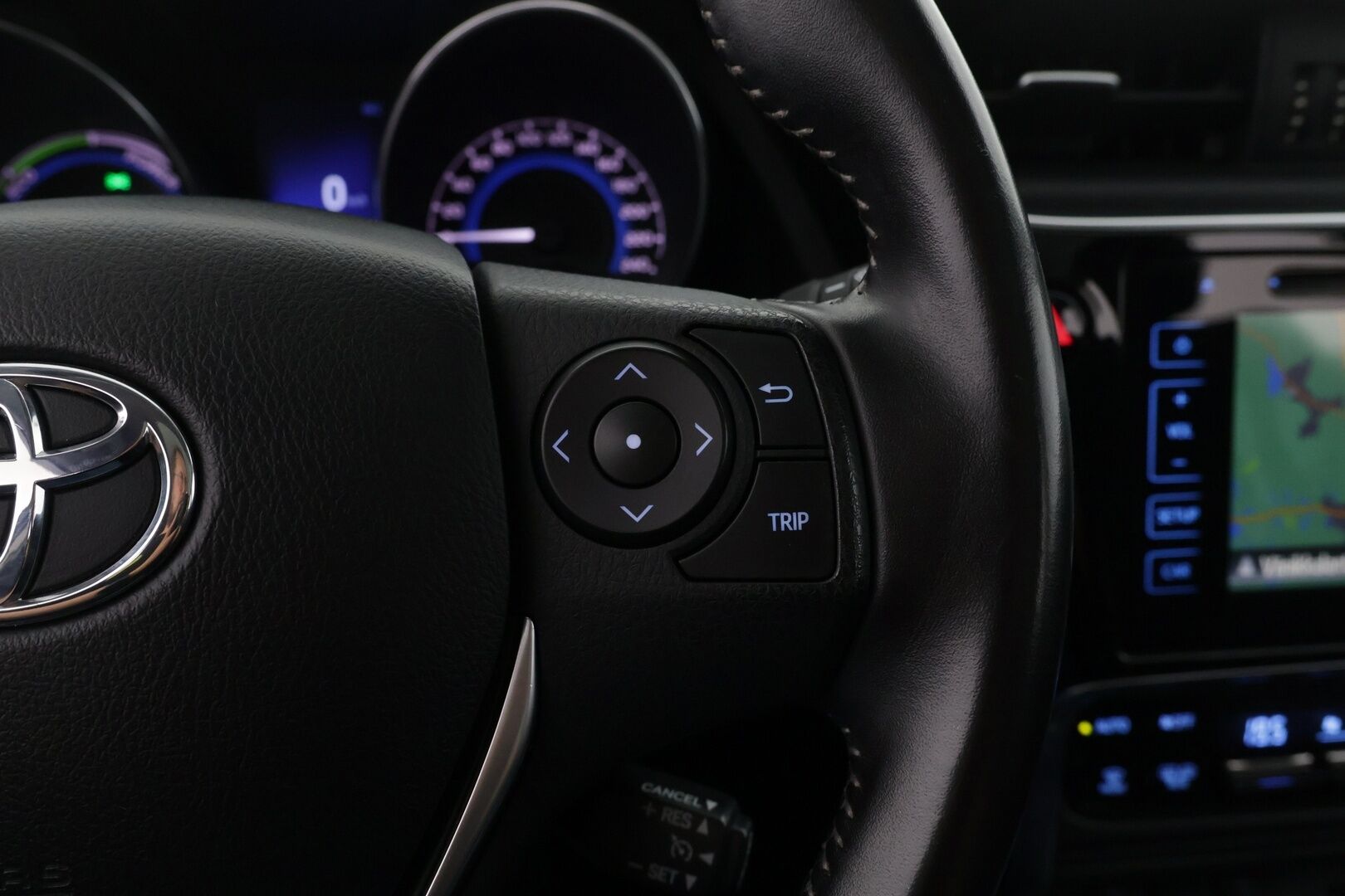 Toyota Auris 2015 Touring Sports 1,8 Hybrid Style - | Lasikatto | Vakionopeudensäädin | Lohkolämmitin sisätilanpistokkeella | Peruutuskamera | Ilmastointi |